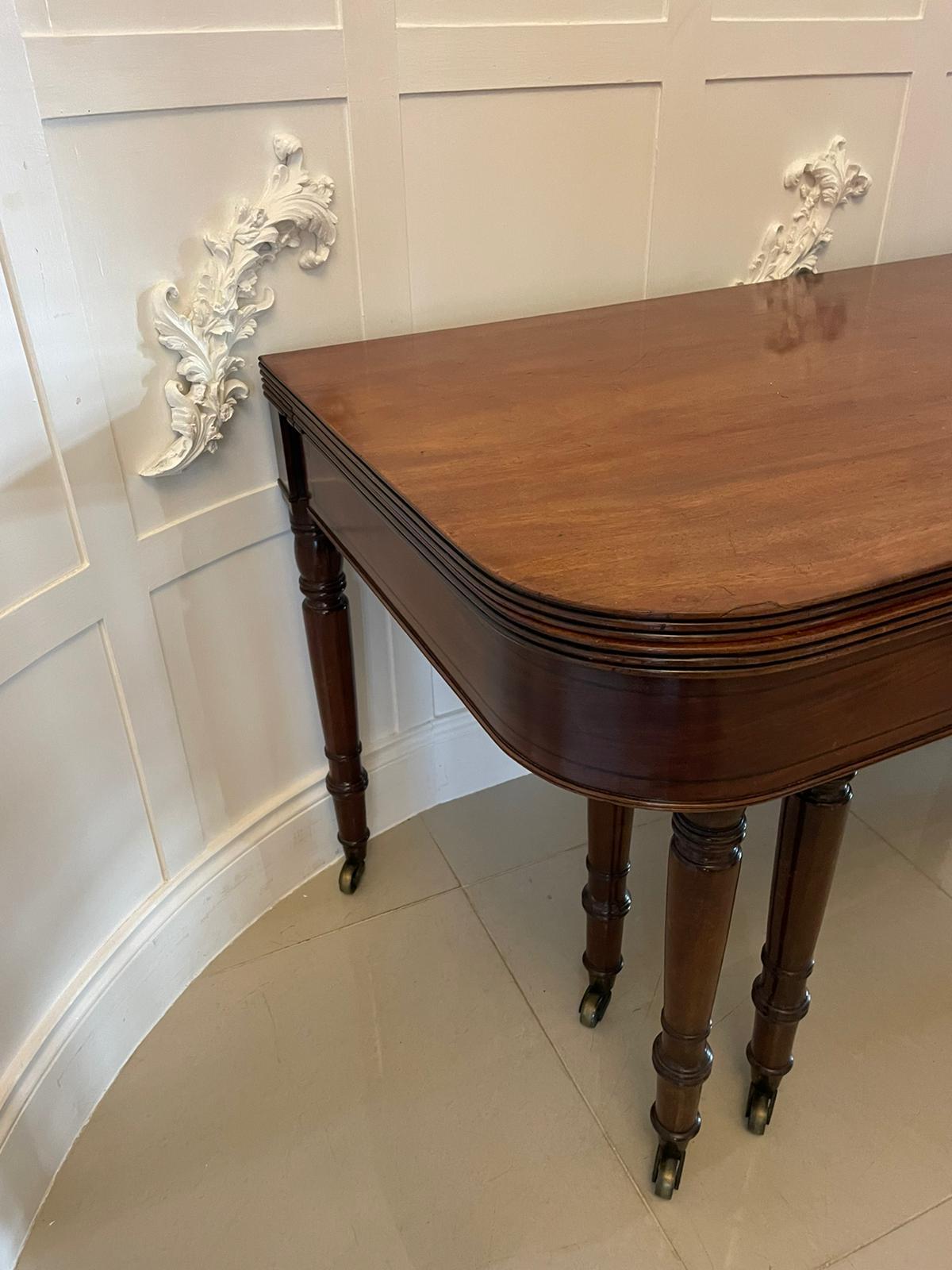 Rare table de salle à manger à rallonge de qualité George III en acajou métamorphique Bon état - En vente à Suffolk, GB