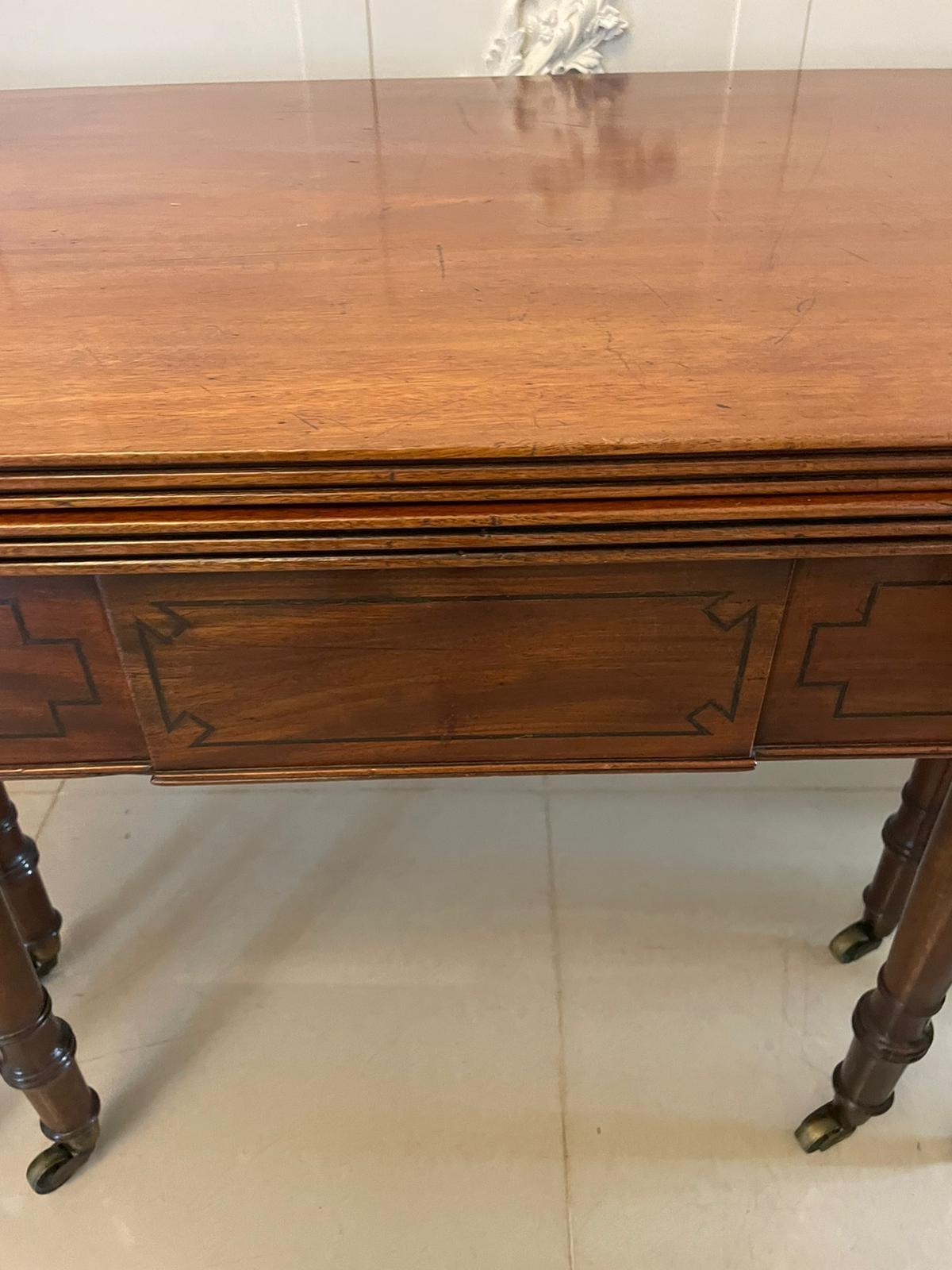 XIXe siècle Rare table de salle à manger à rallonge de qualité George III en acajou métamorphique en vente