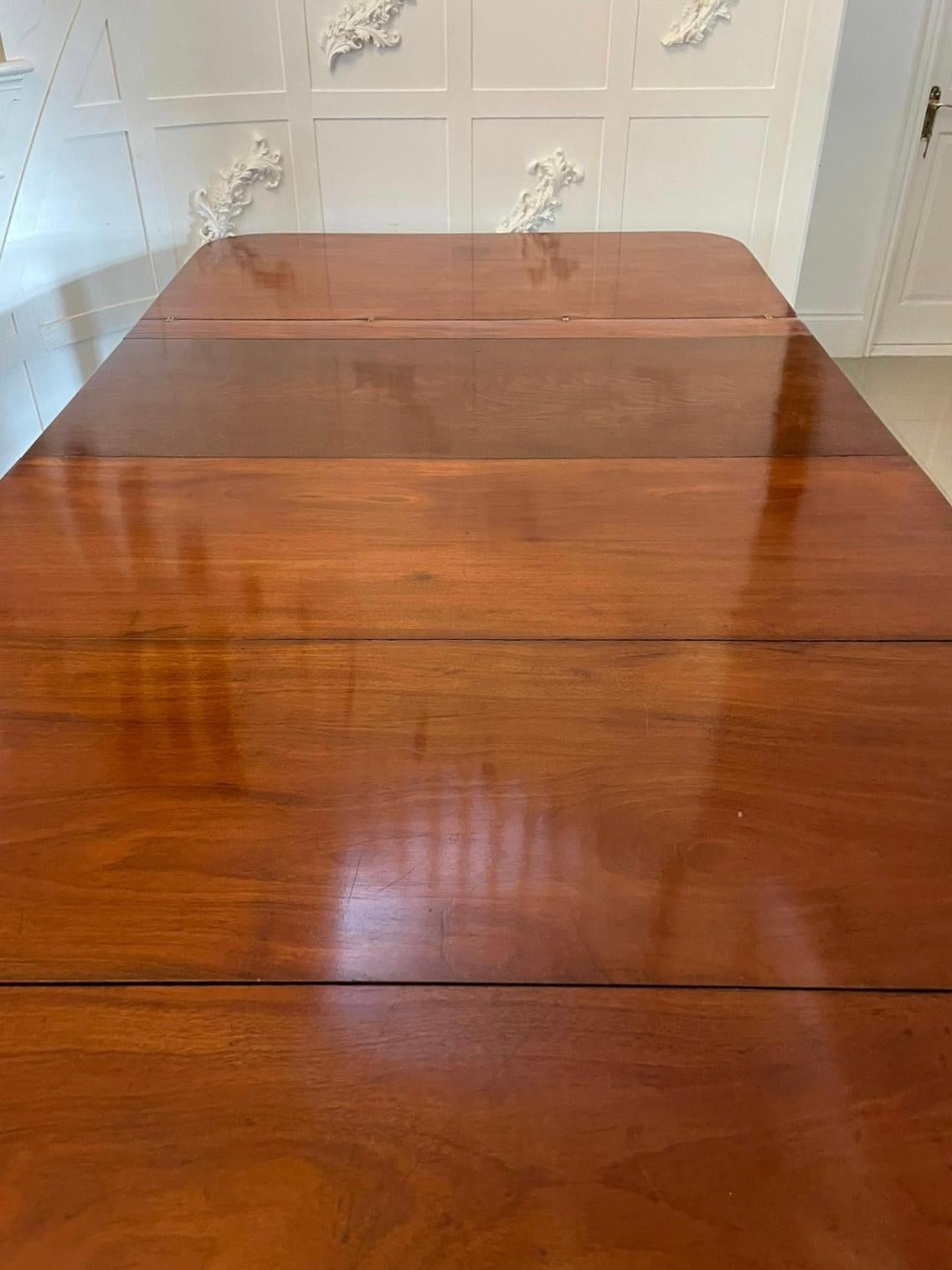 Rare table de salle à manger à rallonge de qualité George III en acajou métamorphique en vente 3