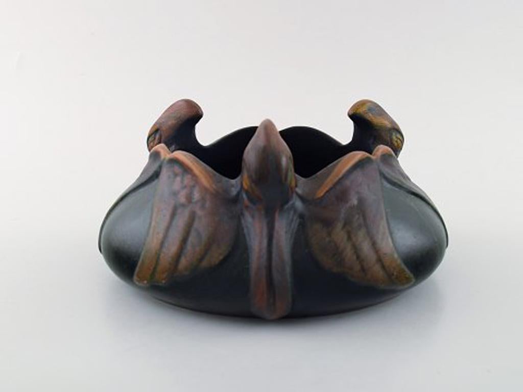 Rare Michael Andersen Art Nouveau bowl of birds in relief.
Ceramics from Bornholm, 1950. Model number: 622.
Measures: 21 x 10 cm.
In very good condition.
Stamped.