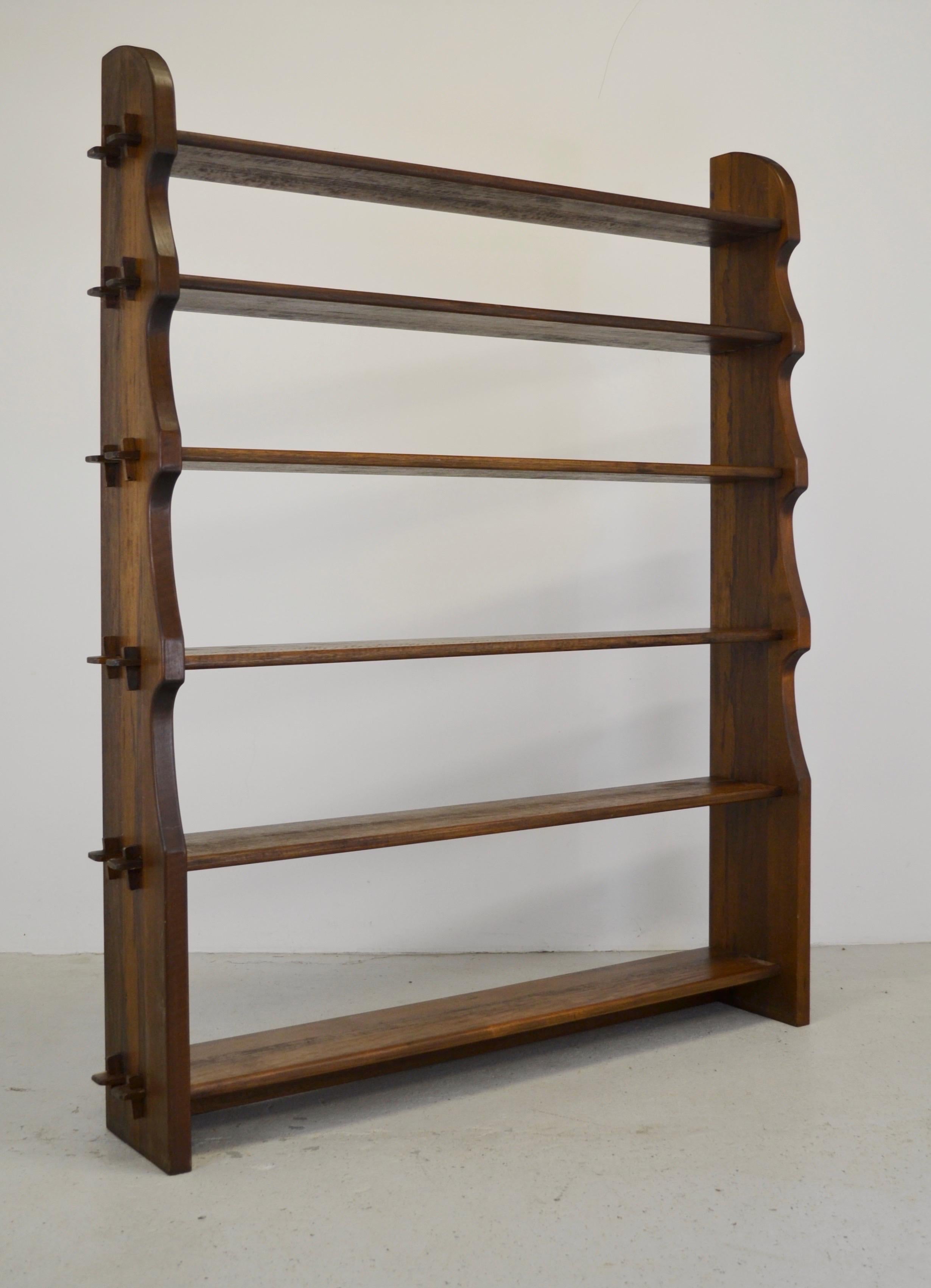 Rara librería modular alpina de madera maciza de mediados de siglo - Francia - hacia los años 50 en venta 4