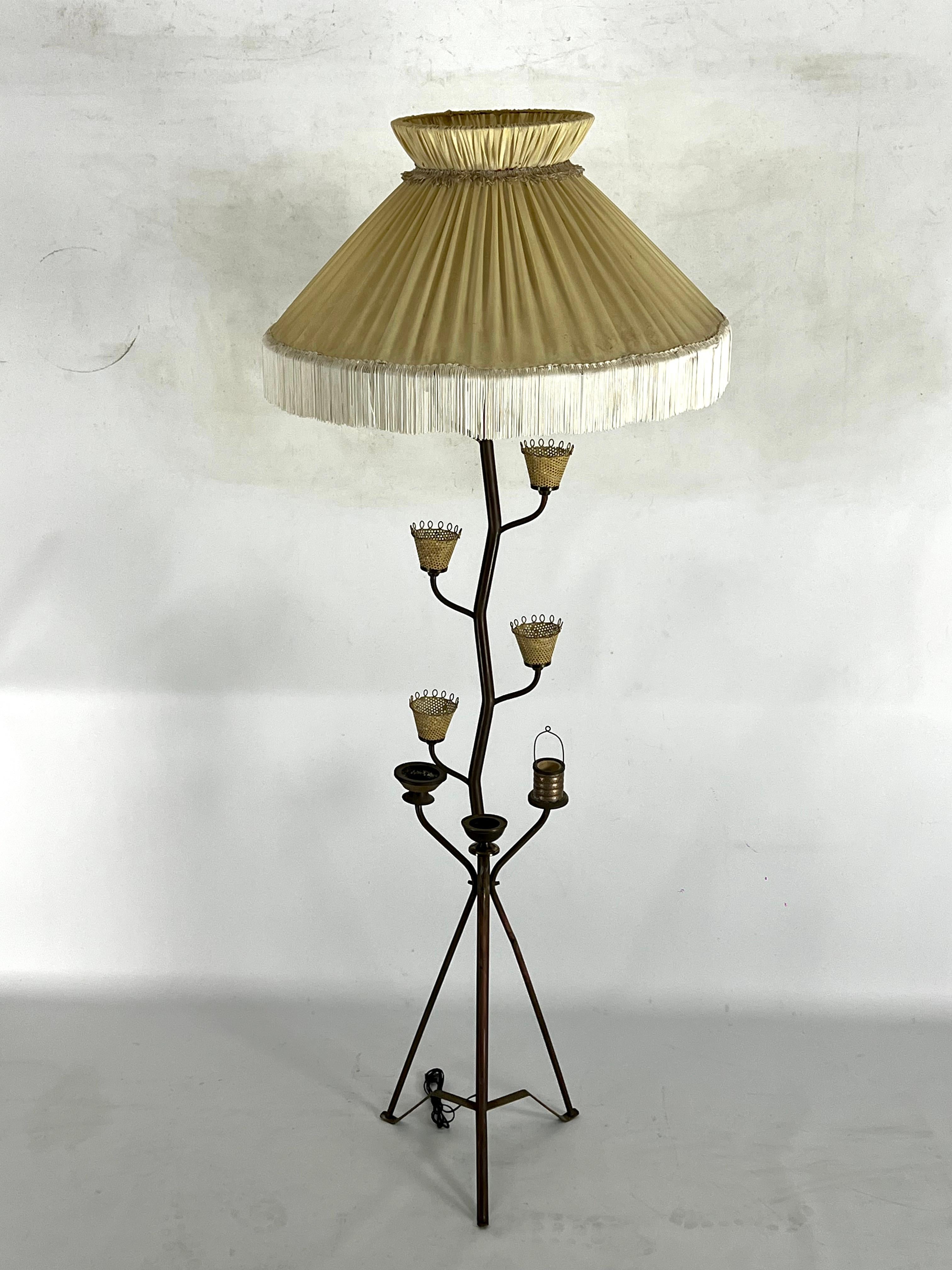 Mid-Century Modern Rare lampadaire en laiton du milieu du siècle dernier, à la manière d'Arredoluce Monza. Italie années 1950 en vente