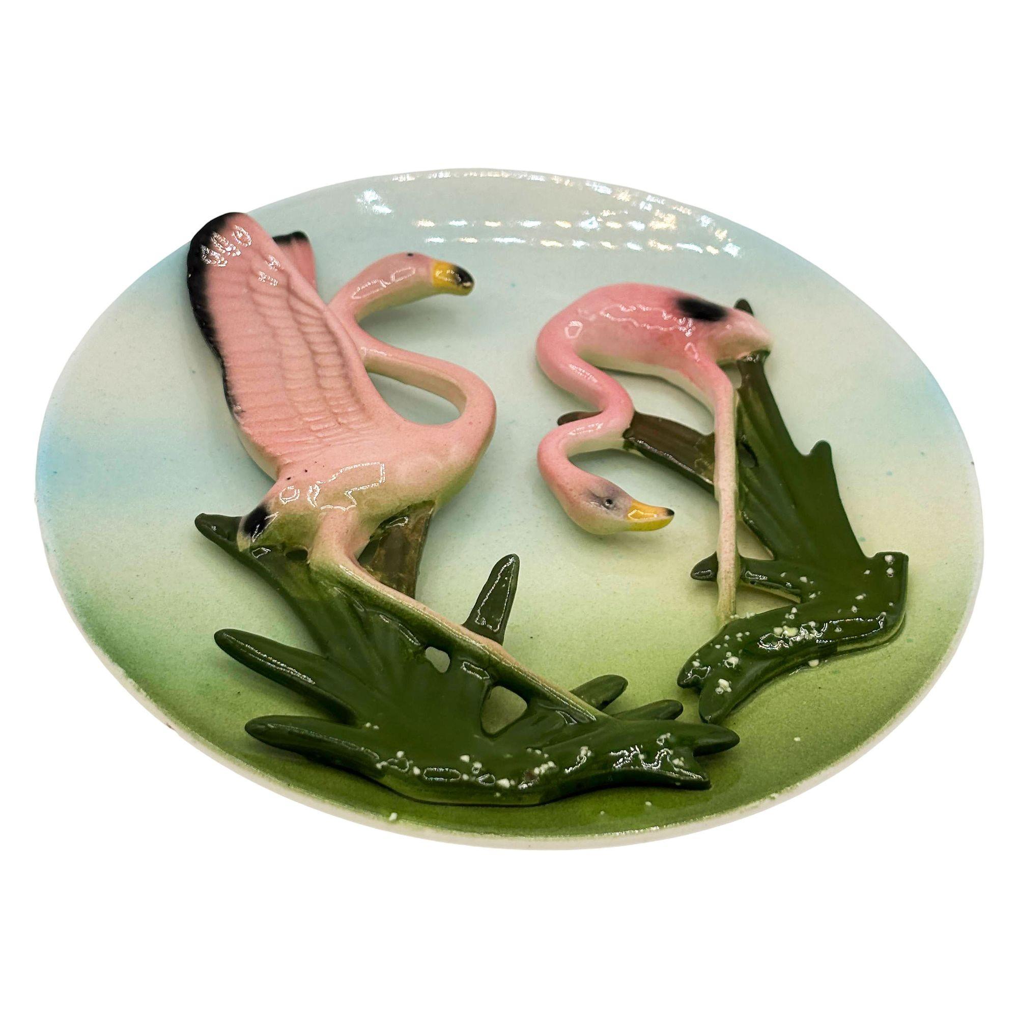 Seltene Mitte des Jahrhunderts California Pottery Flamingo 3d skulpturale Runde Wandteller (Moderne der Mitte des Jahrhunderts) im Angebot