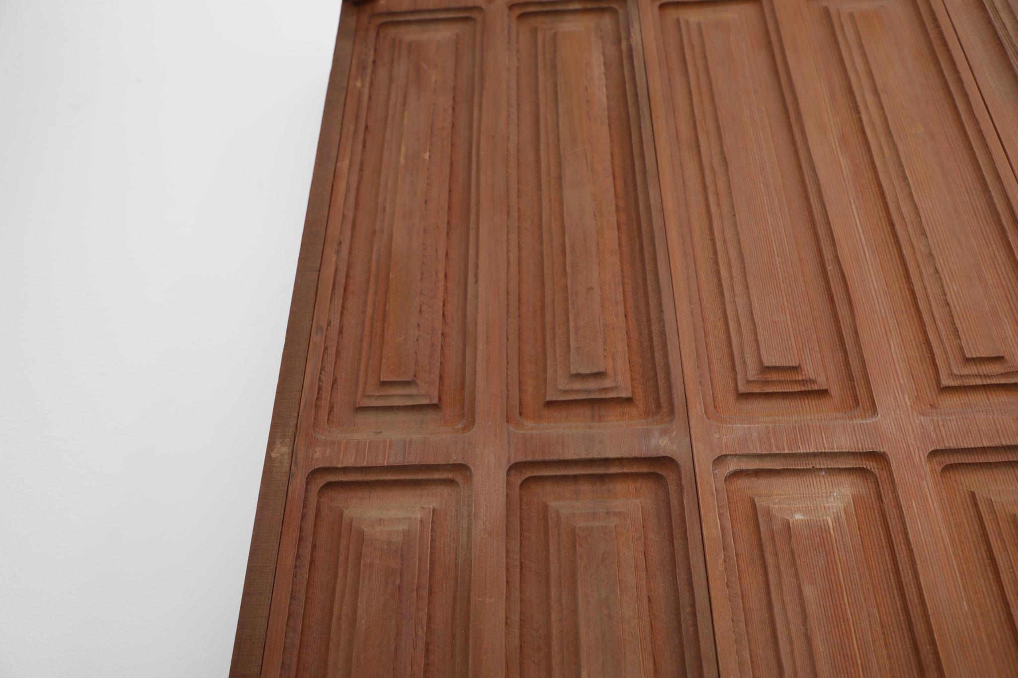 Seltene geschnitzte Redwood-Doppeltüren aus der Mitte des Jahrhunderts von Forms and Surfaces, 1970er Jahre im Angebot 7