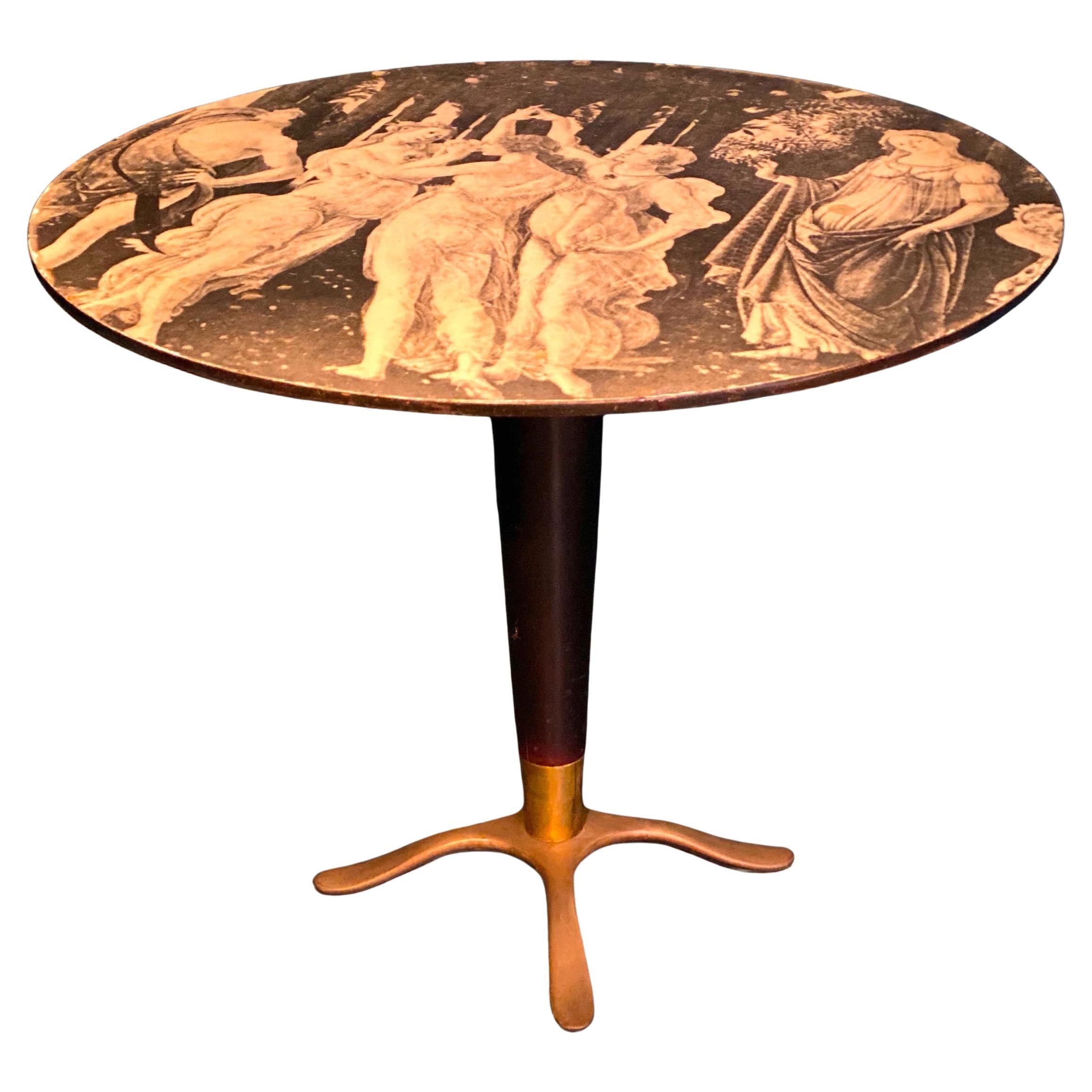 Rare table centrale ou table d'appoint du milieu du siècle dernier attribuée à Osvaldo Borsani