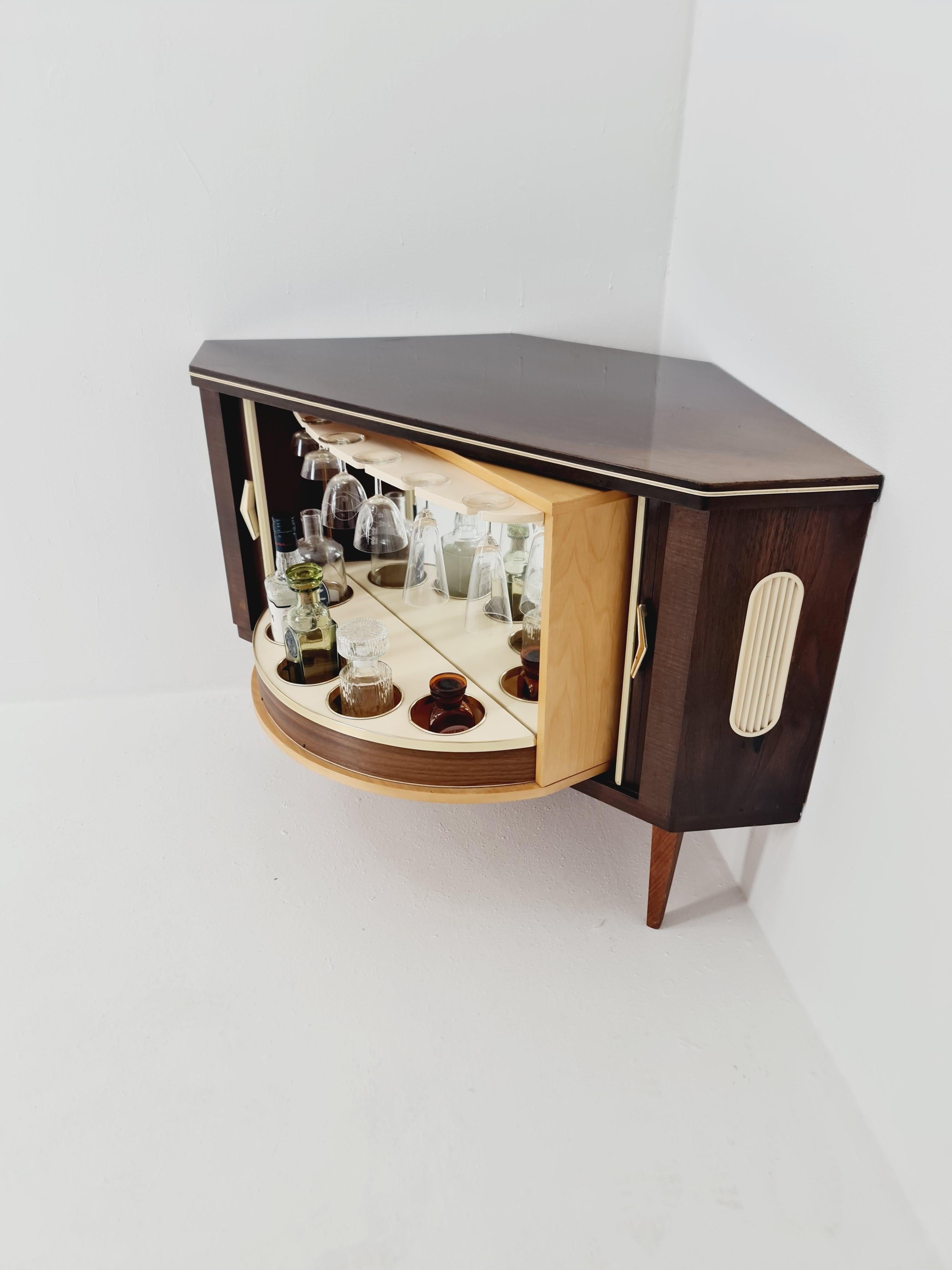 Metà XX secolo Raro angolo di metà secolo  Credenza/bar tedesco, anni '50 in vendita