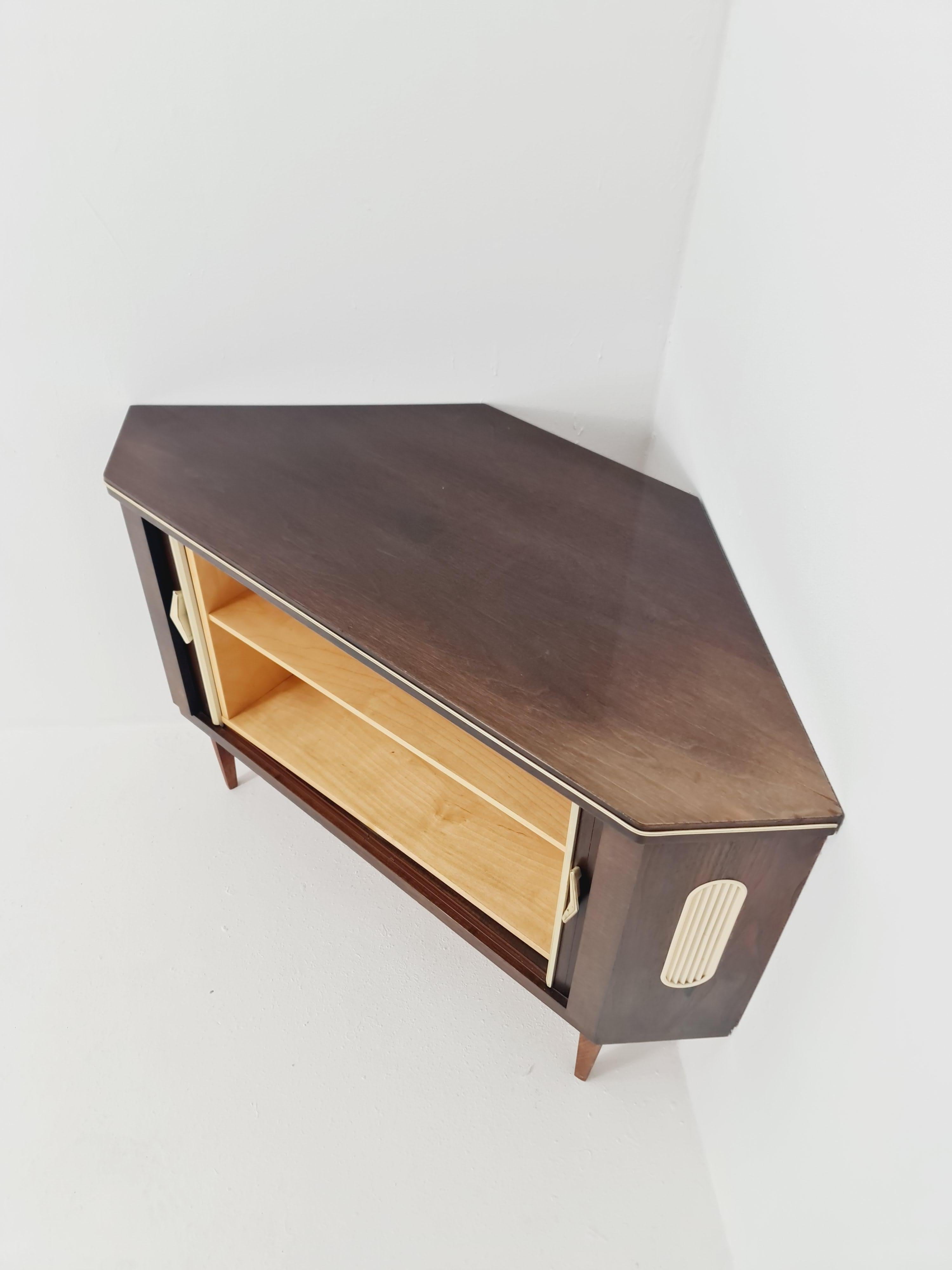 Raro angolo di metà secolo  Credenza/bar tedesco, anni '50 in vendita 2