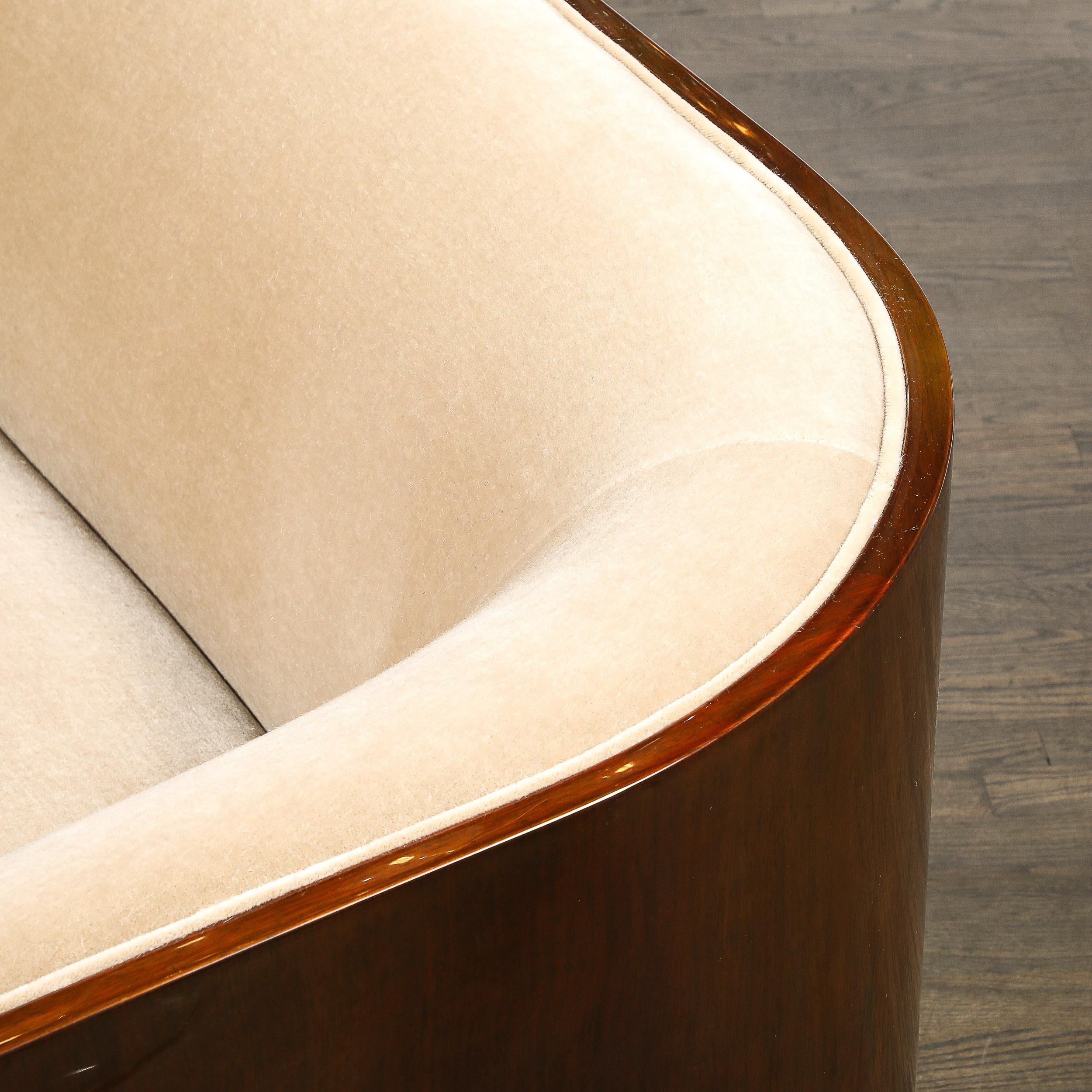 Raro divano con schienale curvo di metà secolo in noce accoppiato a libro firmato Karl Springer in vendita 5