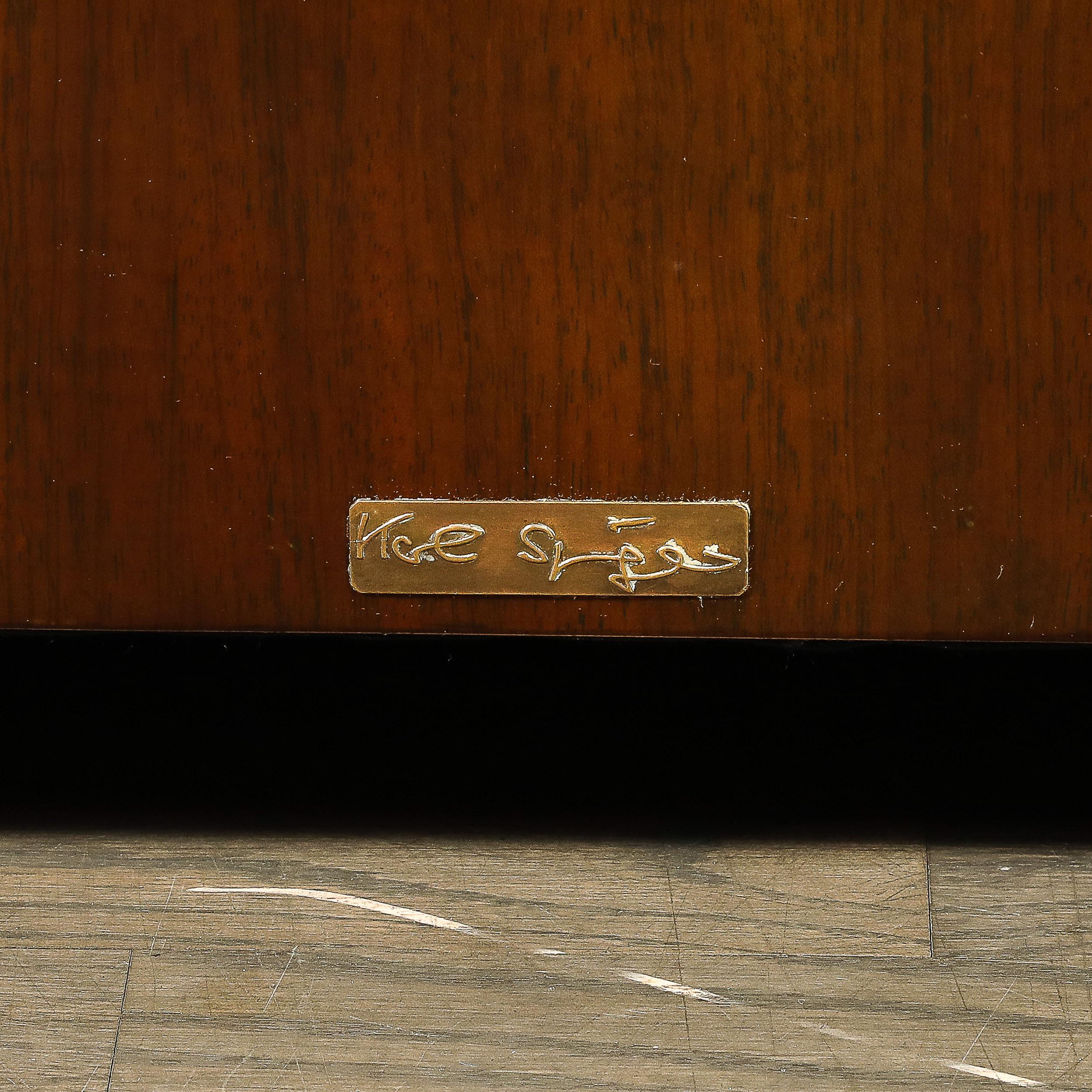 Raro divano con schienale curvo di metà secolo in noce accoppiato a libro firmato Karl Springer in vendita 1