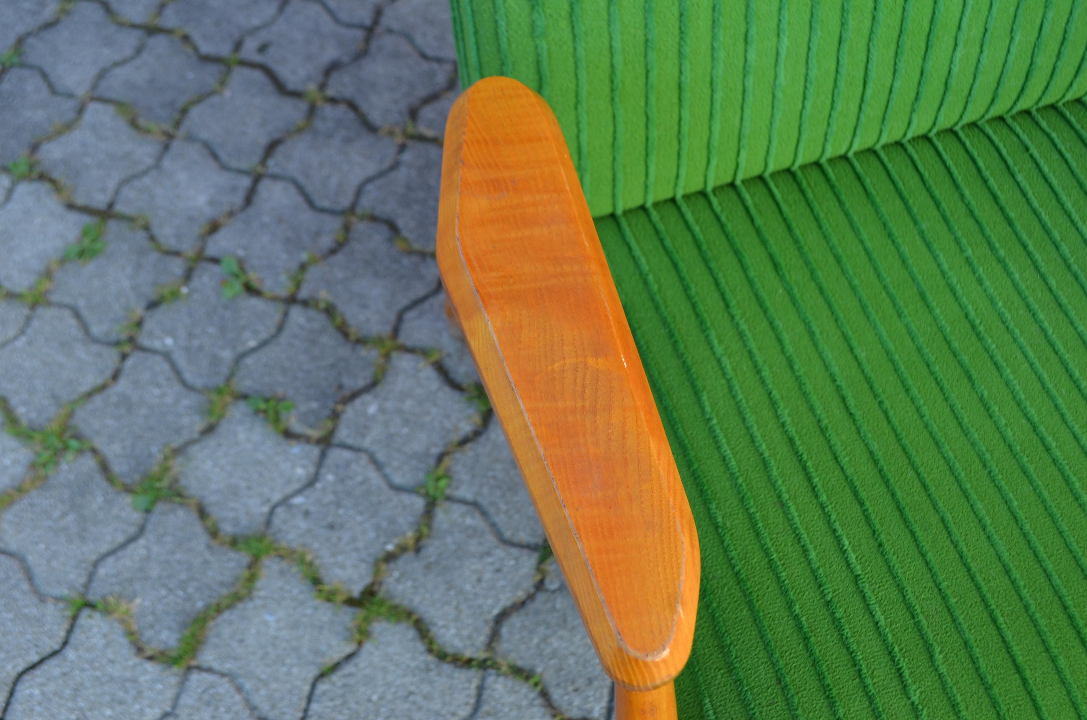 Raras sillas checas de mediados de siglo Kubism Lounge Elm Easy Chairs en venta 3