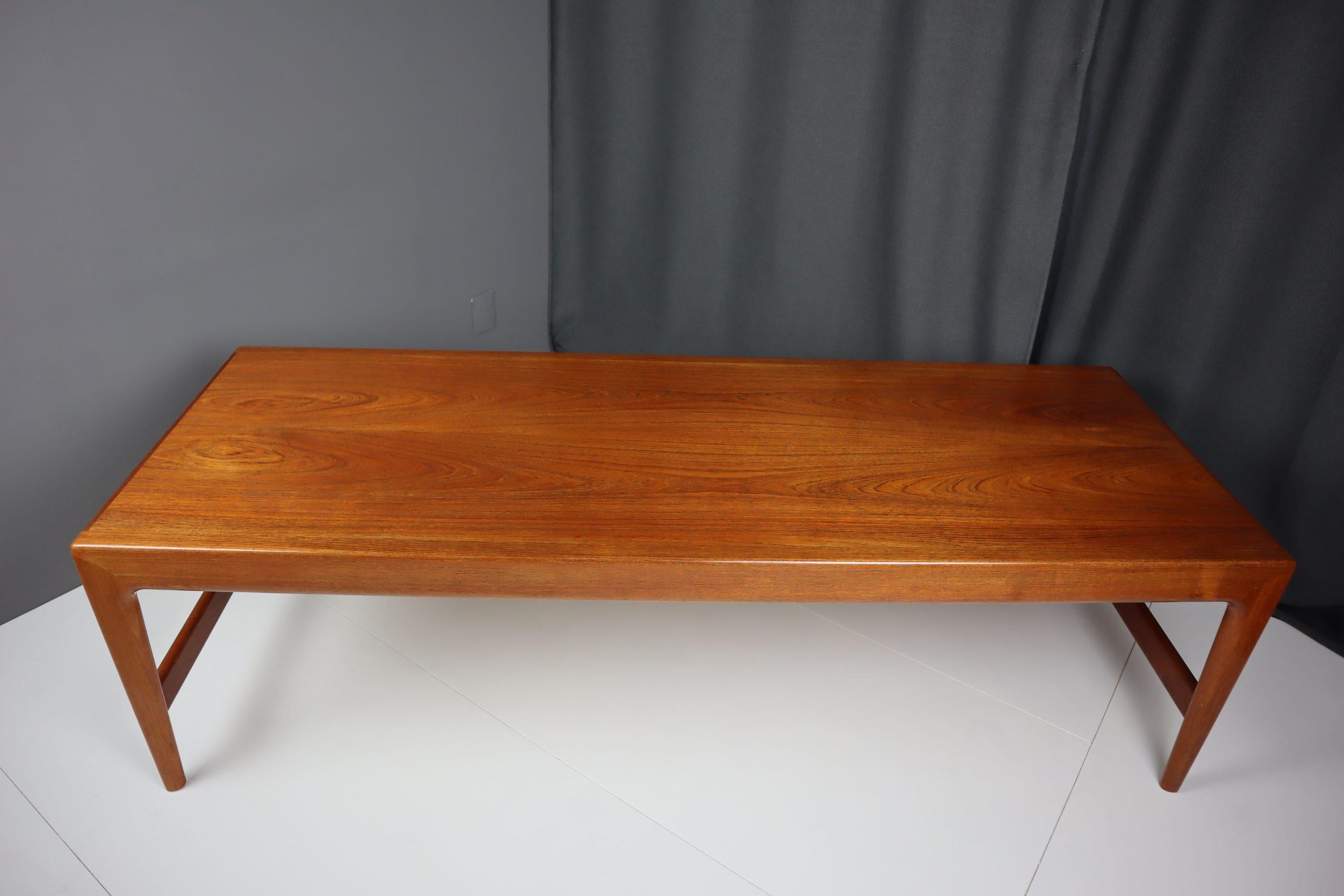 Rare Midcentury Danish Coffee Table In Good Condition For Sale In Stockholm, SE