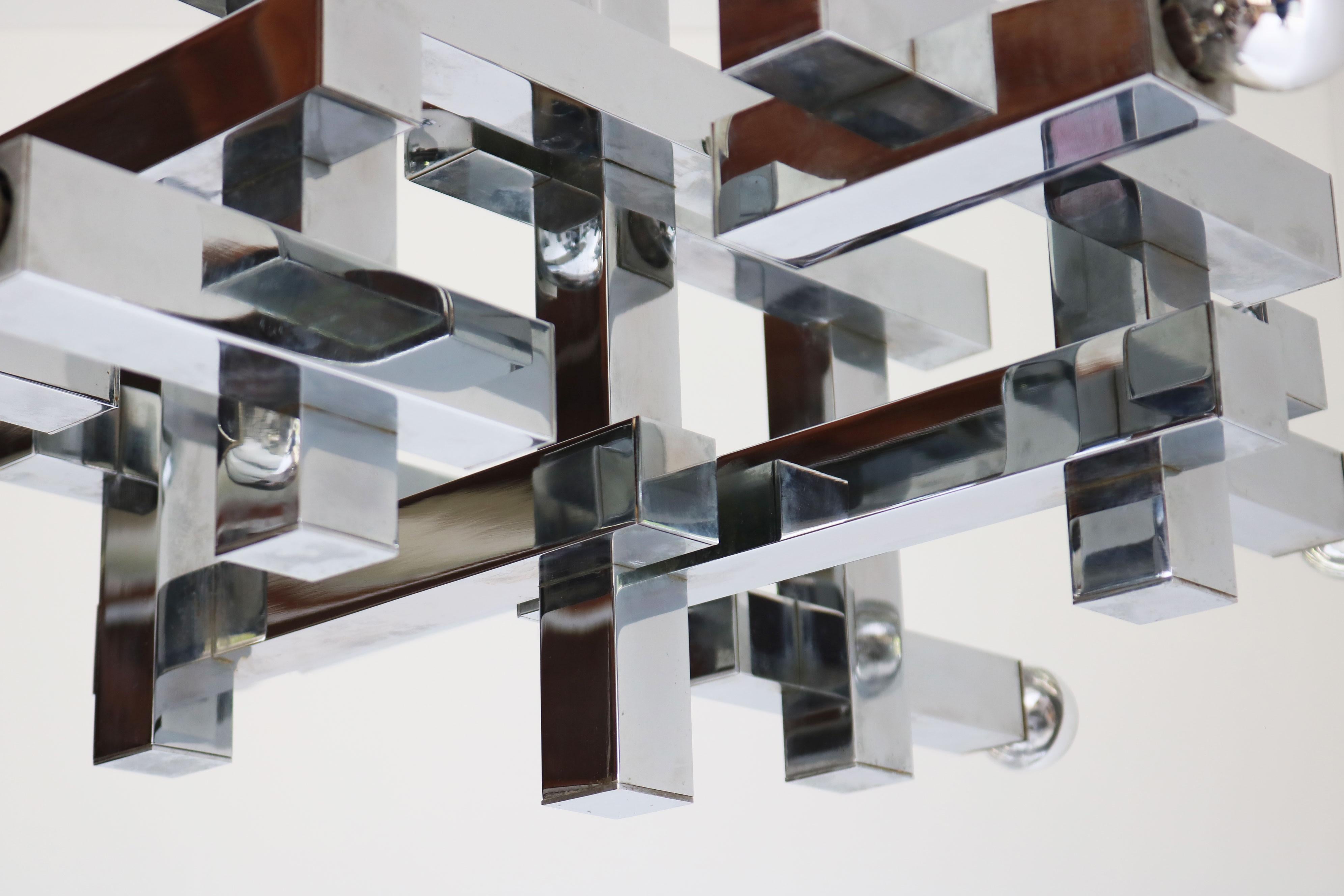 Italiano Raro lampadario di design di metà secolo di Gaetano Sciolari Modello Metrico 1960 Cromo in vendita