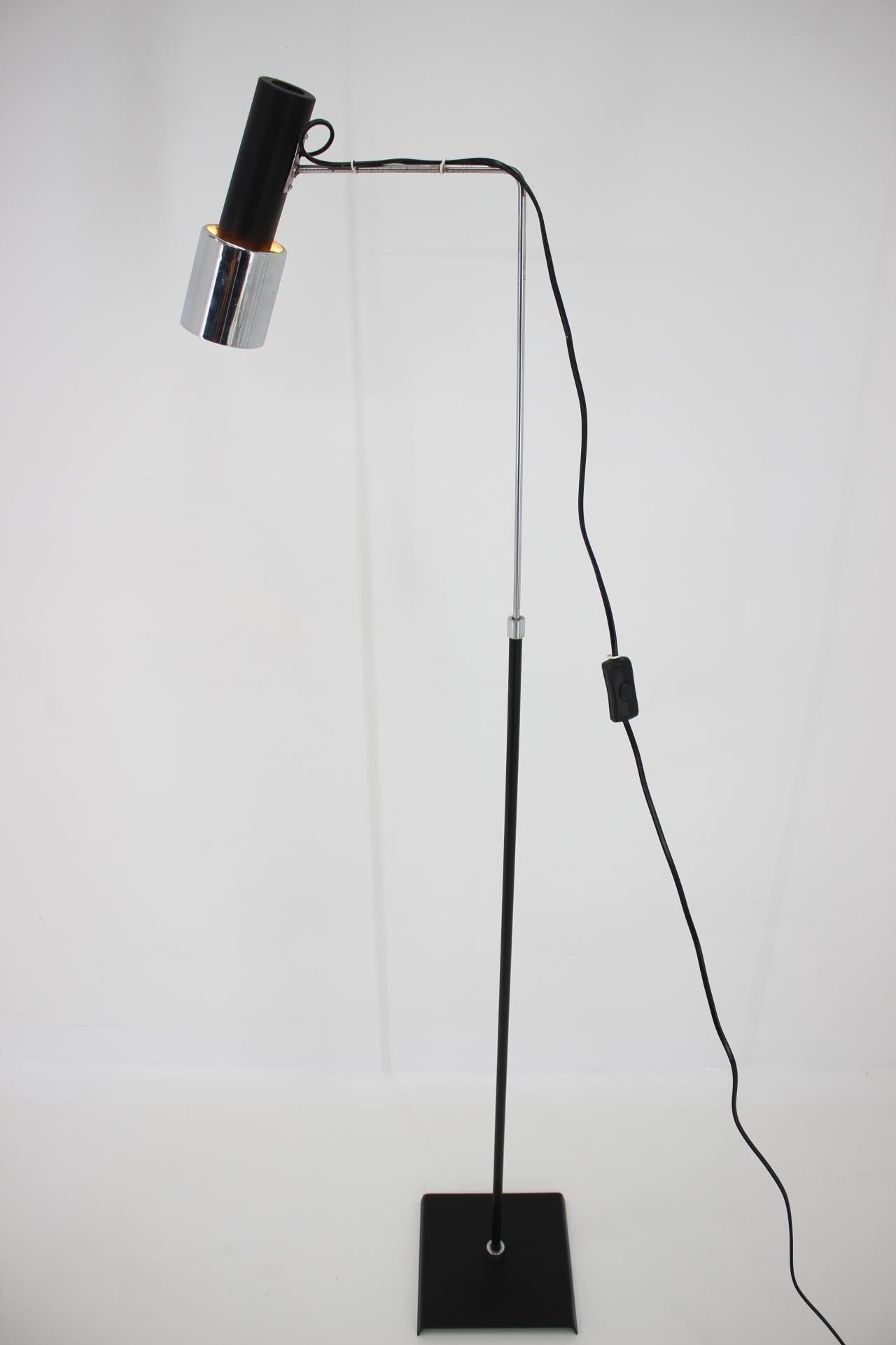 Rare Midcentury Design Set of Floor and Table Lamp, 1960s / Czechoslovakia For Sale 3