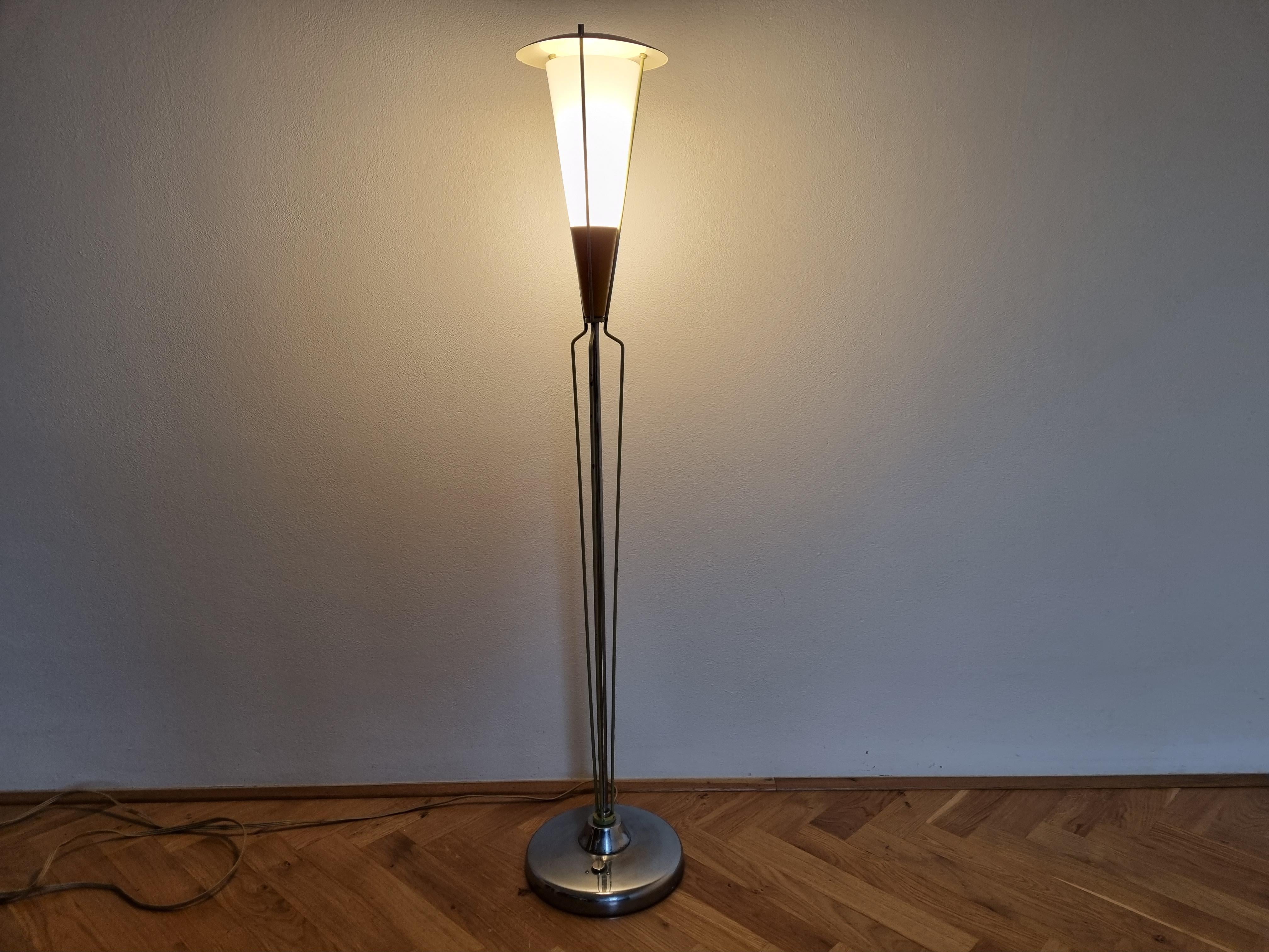 Rare Mid Century Floor Lamp in style of Stilnovo, 1960s For Sale 12