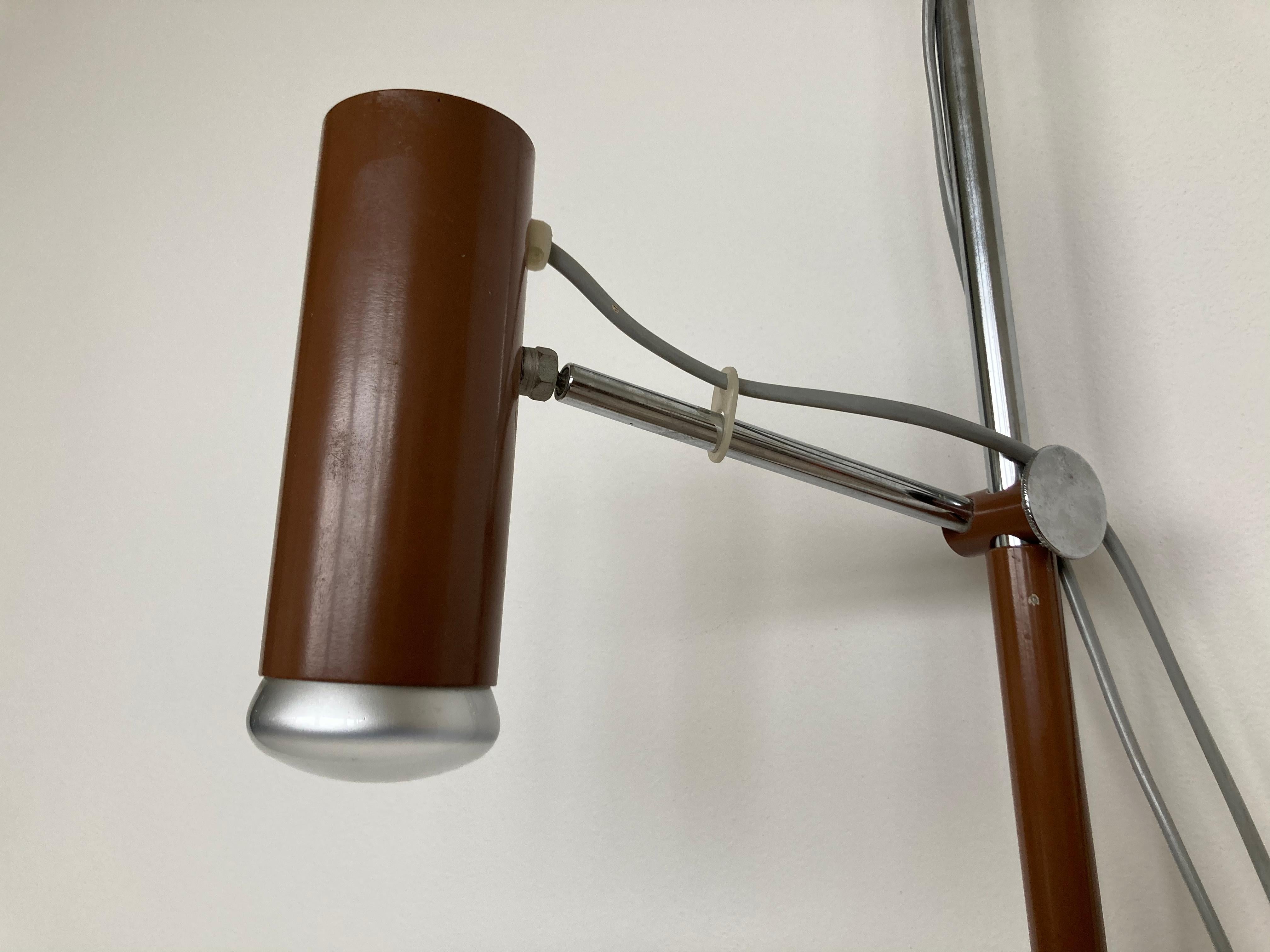 ceiling to floor lamp