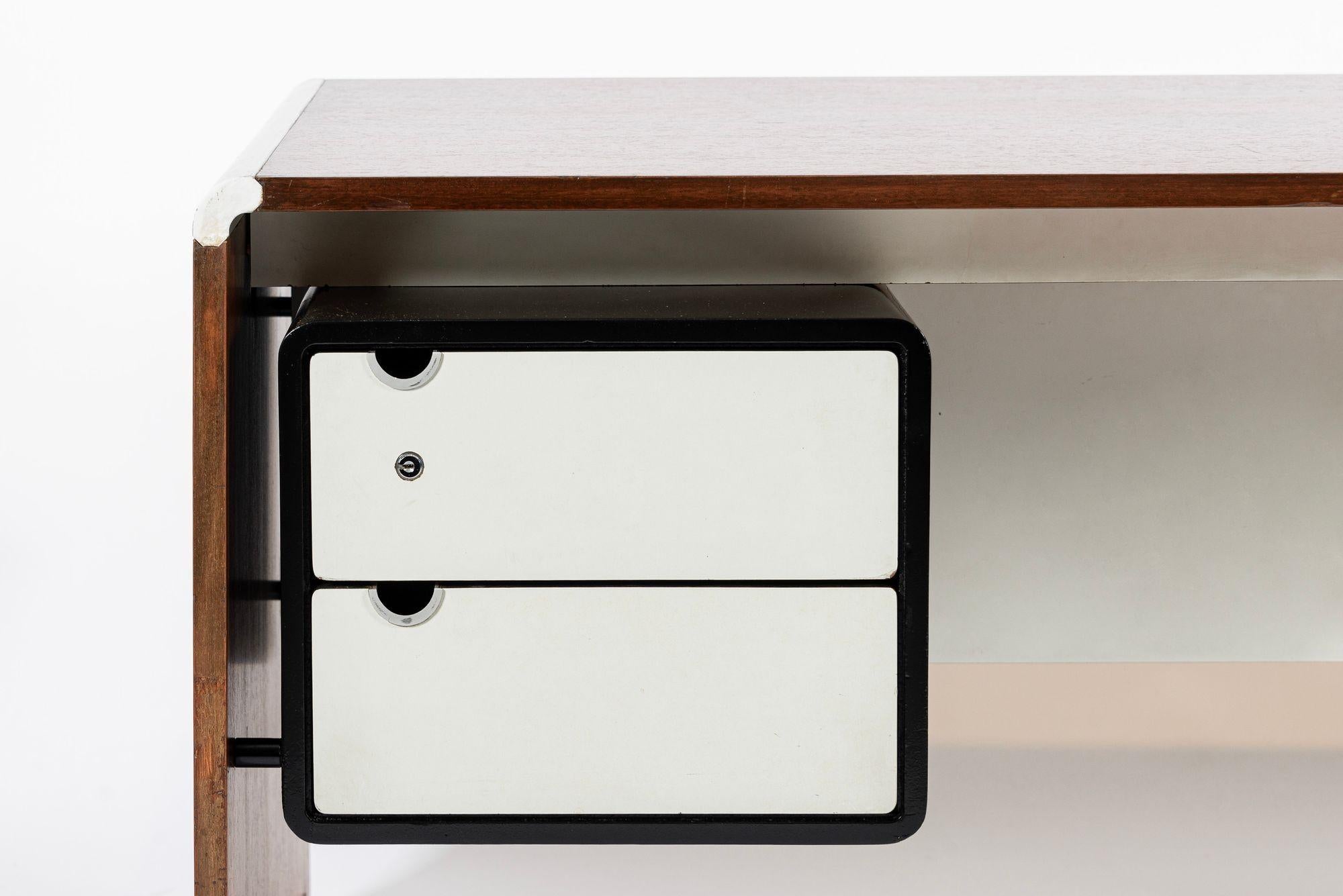 Late 20th Century Rare Mid Century French Modern AR180 Desk by Alain Richard 1970s For Sale