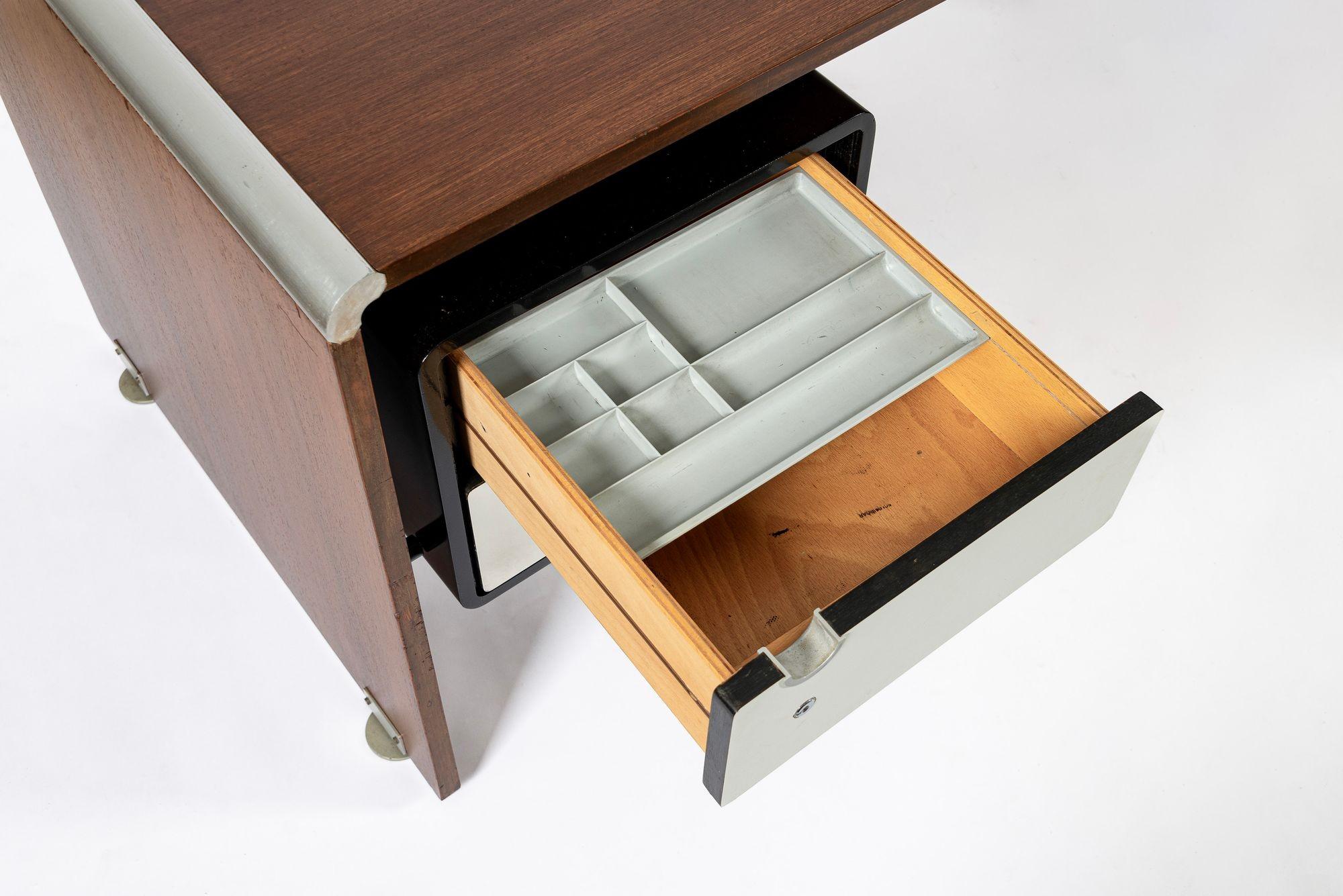 Aluminum Rare Mid Century French Modern AR180 Desk by Alain Richard 1970s For Sale