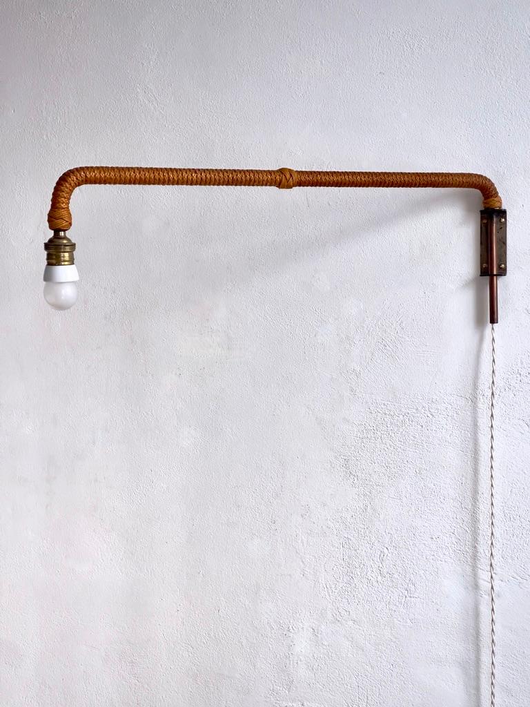 Mid-Century Modern Rare Mid century French wall light in patinated rope, brass and copper. For Sale