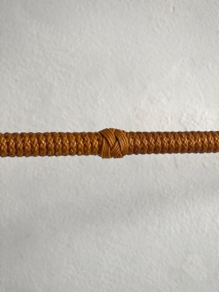 Rare Mid century French wall light in patinated rope, brass and copper. In Good Condition For Sale In København K, 84