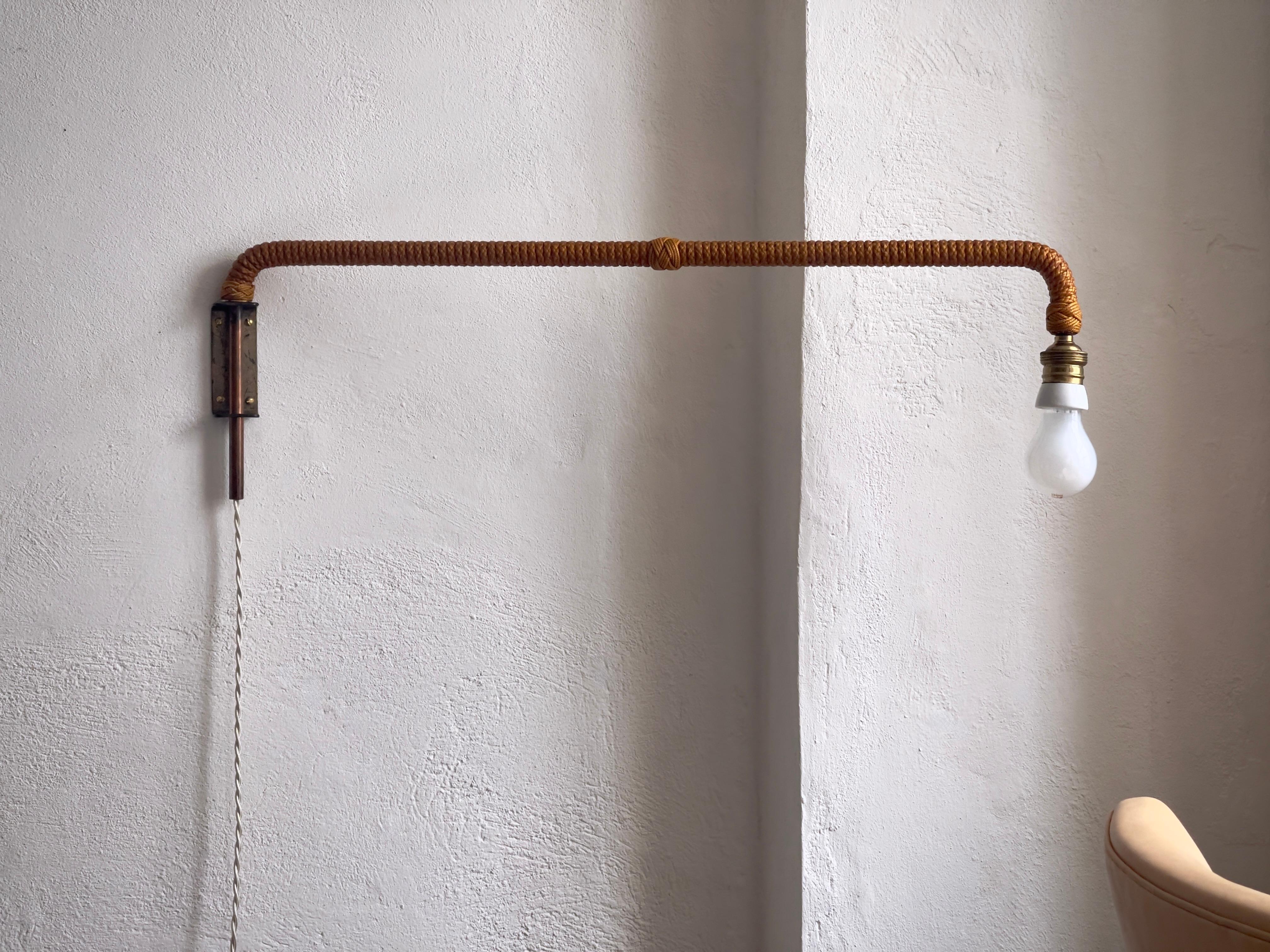 Rare Mid century French wall light in patinated rope, brass and copper. For Sale 2