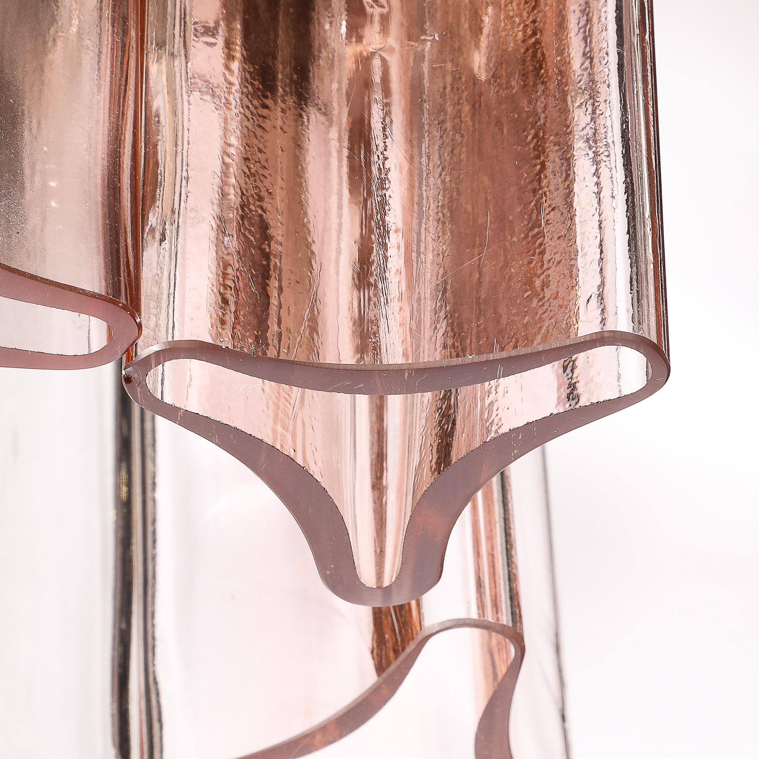 italien Rare lustre pendentif à 2 branches en verre de Murano fumé et rosé soufflé à la main au milieu du siècle dernier en vente