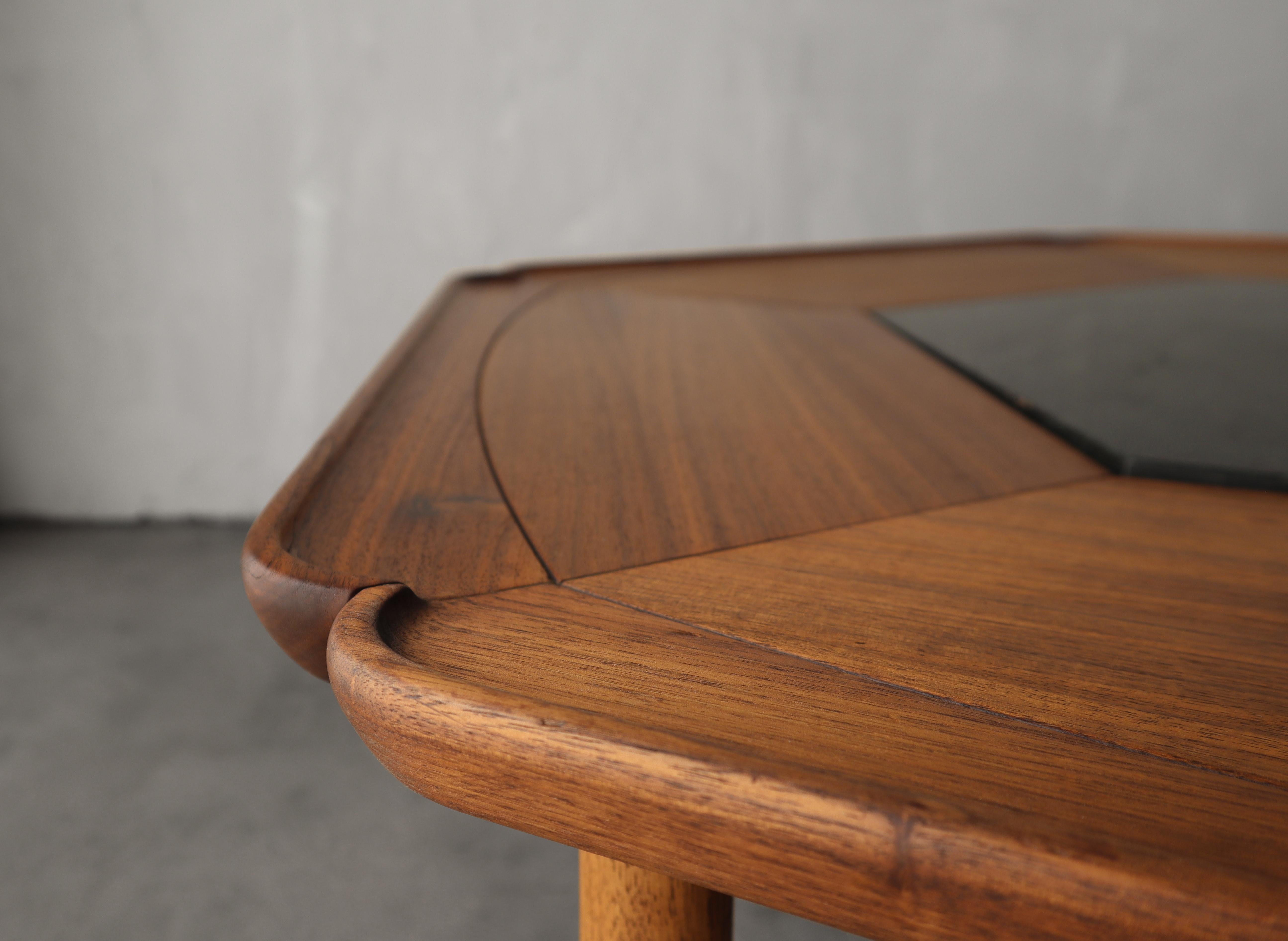 RARE Mid Century Hexagon Coffee Table by Heritage In Good Condition In Las Vegas, NV