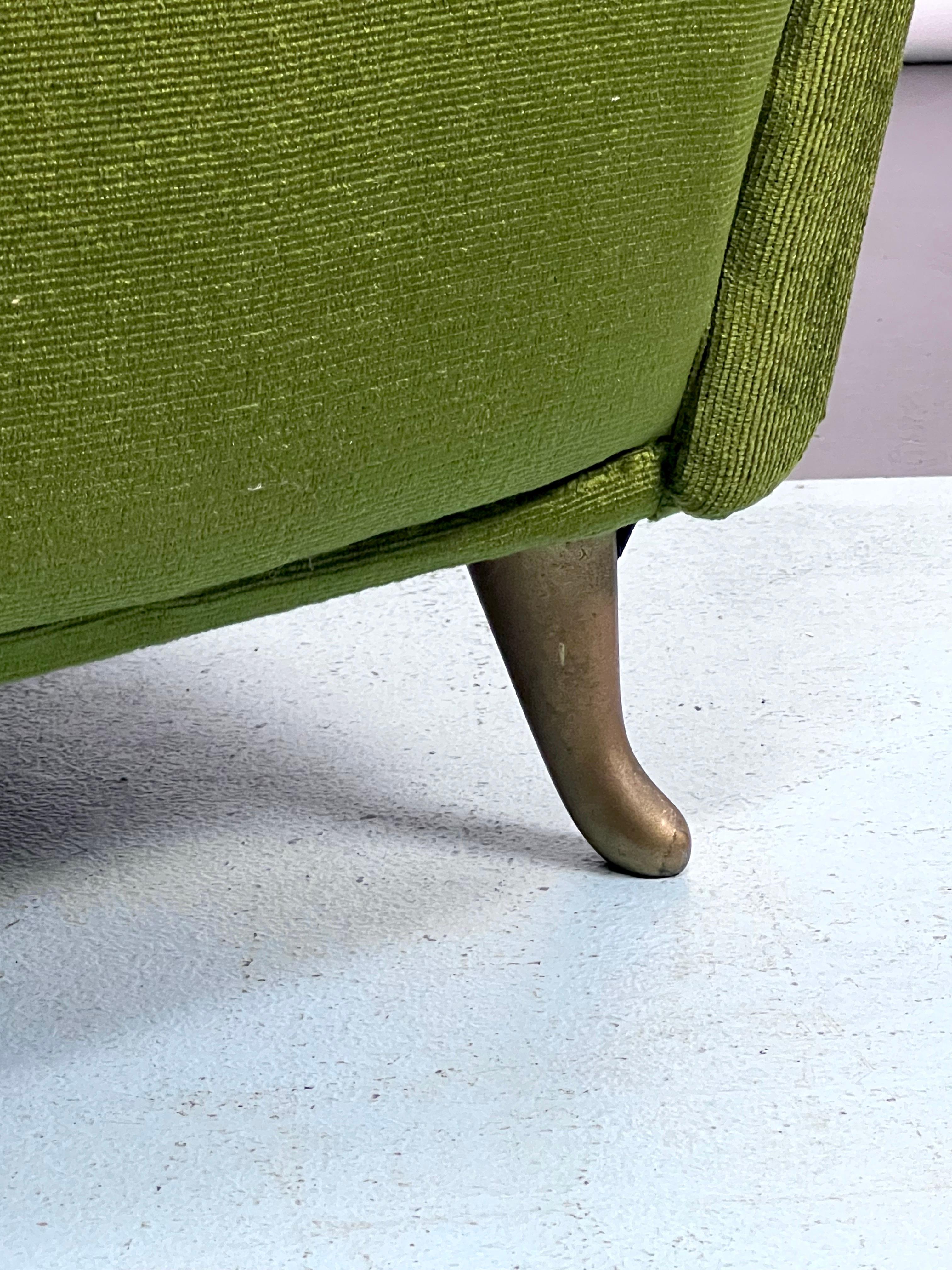 Rare poltrone ISA in velluto verde attribuite a Gio Ponti in vendita 5