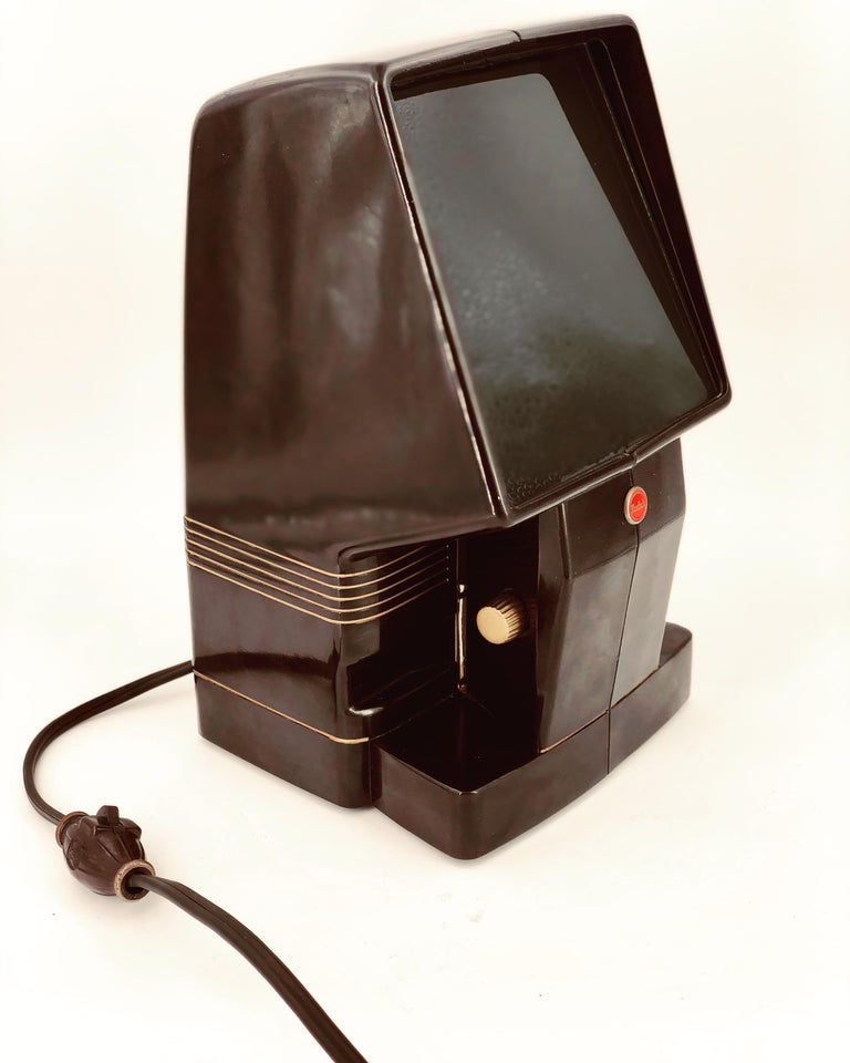 Rare Midcentury Kodak Slide Projector with Bakelite Case at 1stDibs