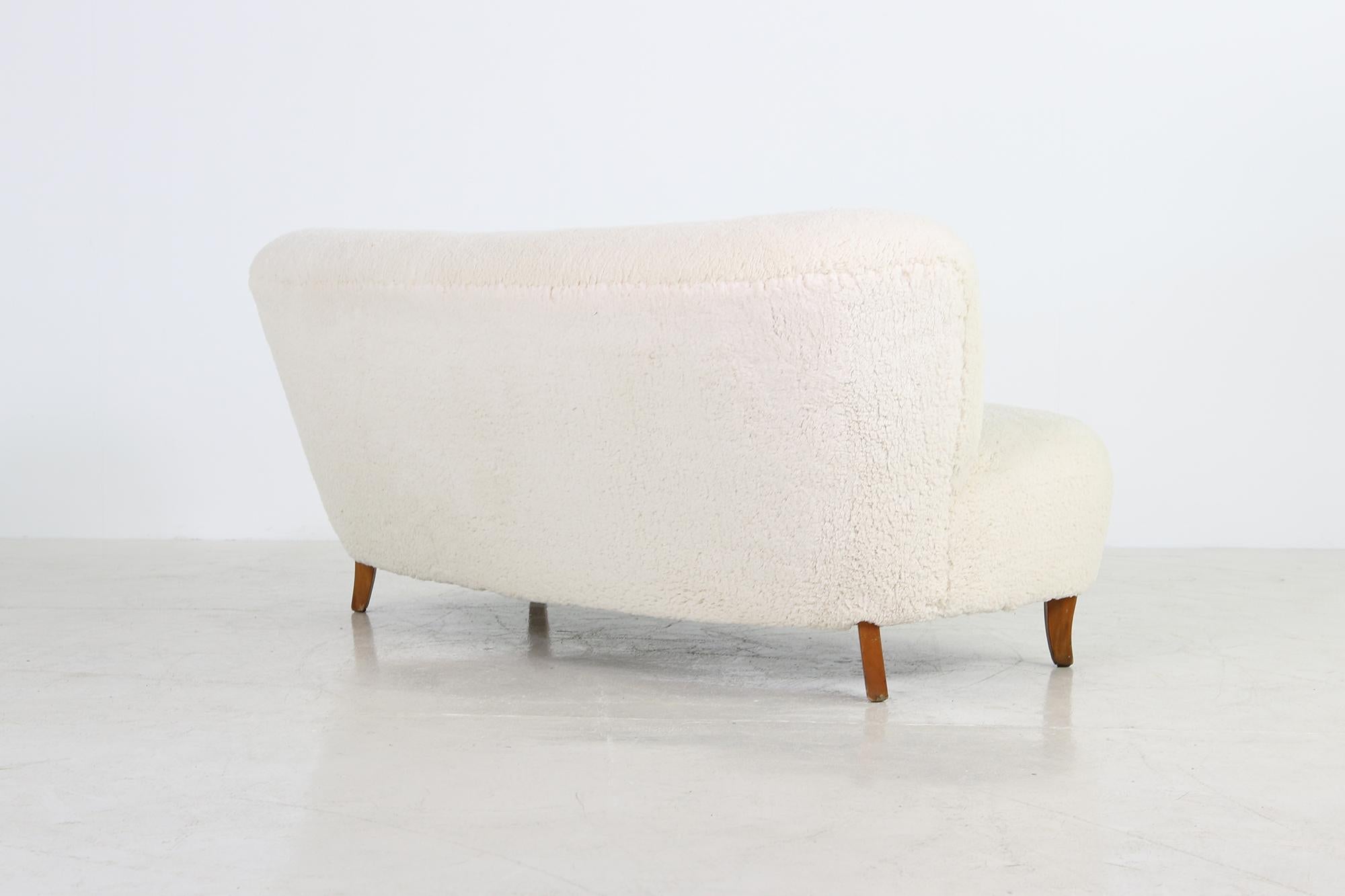 Seltene Mid-Century Modern 1950s Gosta Jonsson Lounge Sofa:: Teddy Pelz & Leder (Schwedisch)