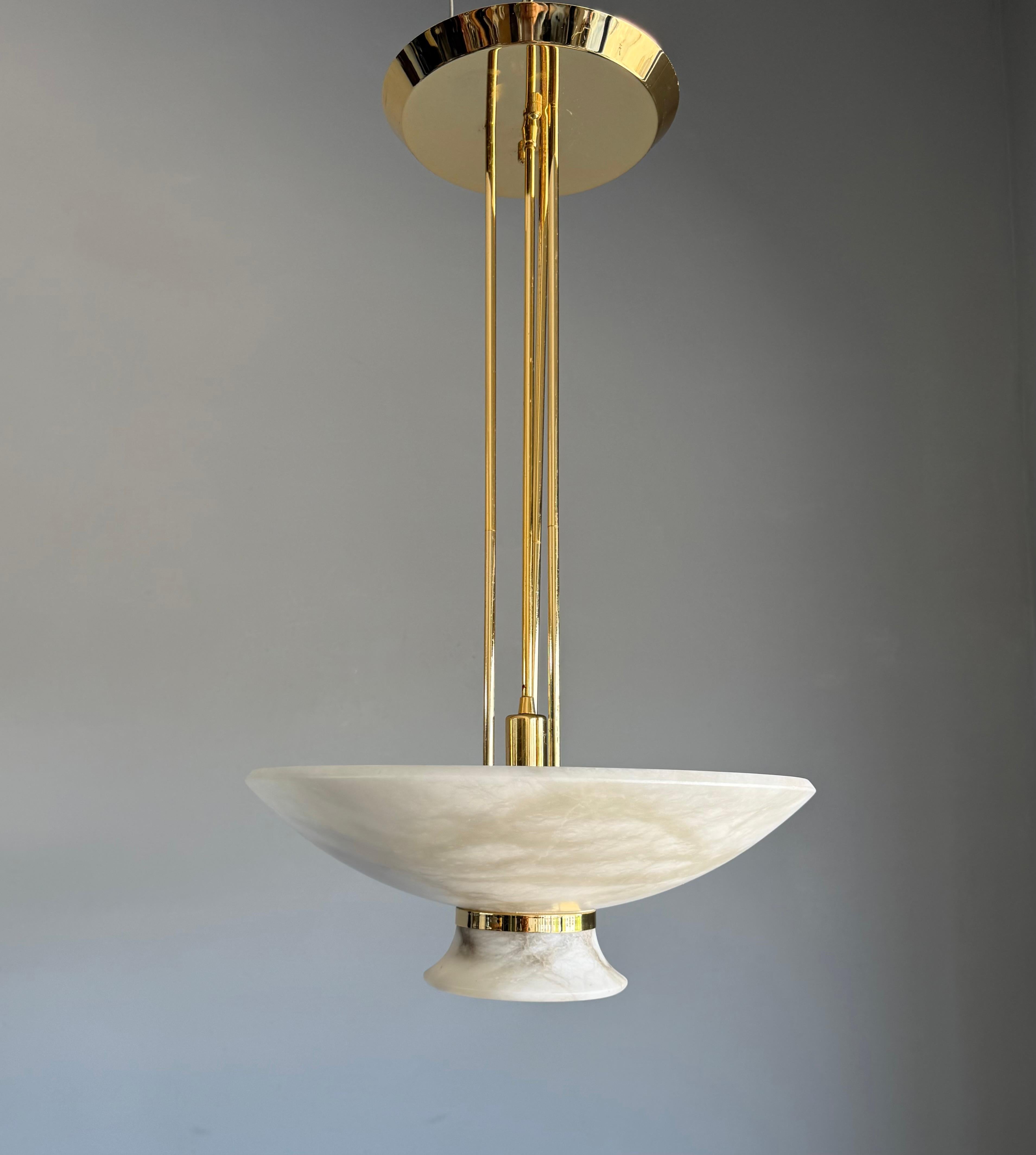 Rare Mid-Century Modern Alabaster Pendant Light with Brass Detail, Italy, 1970s For Sale 1