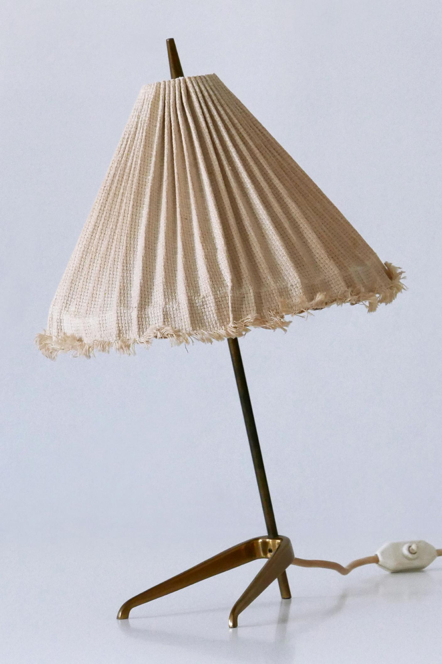 Seltene Mid-Century Modern-Tischlampe mit Crowfoot aus Messing von J.T. Kalmar Österreich 1950er Jahre im Angebot 3