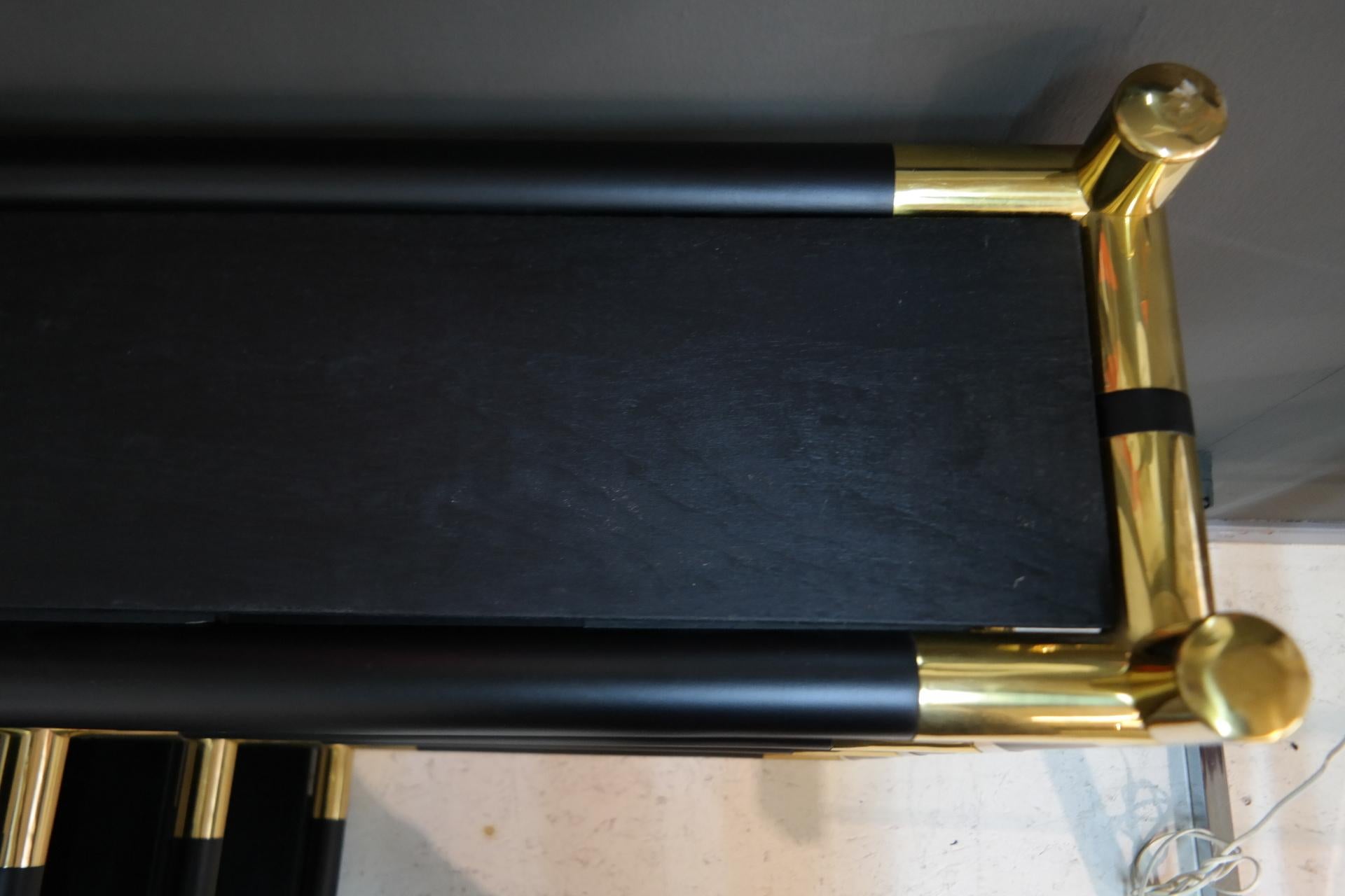 Rare Mid-Century Modern Brass Free Standing Corner Shelf 1970s 380e For Sale 1