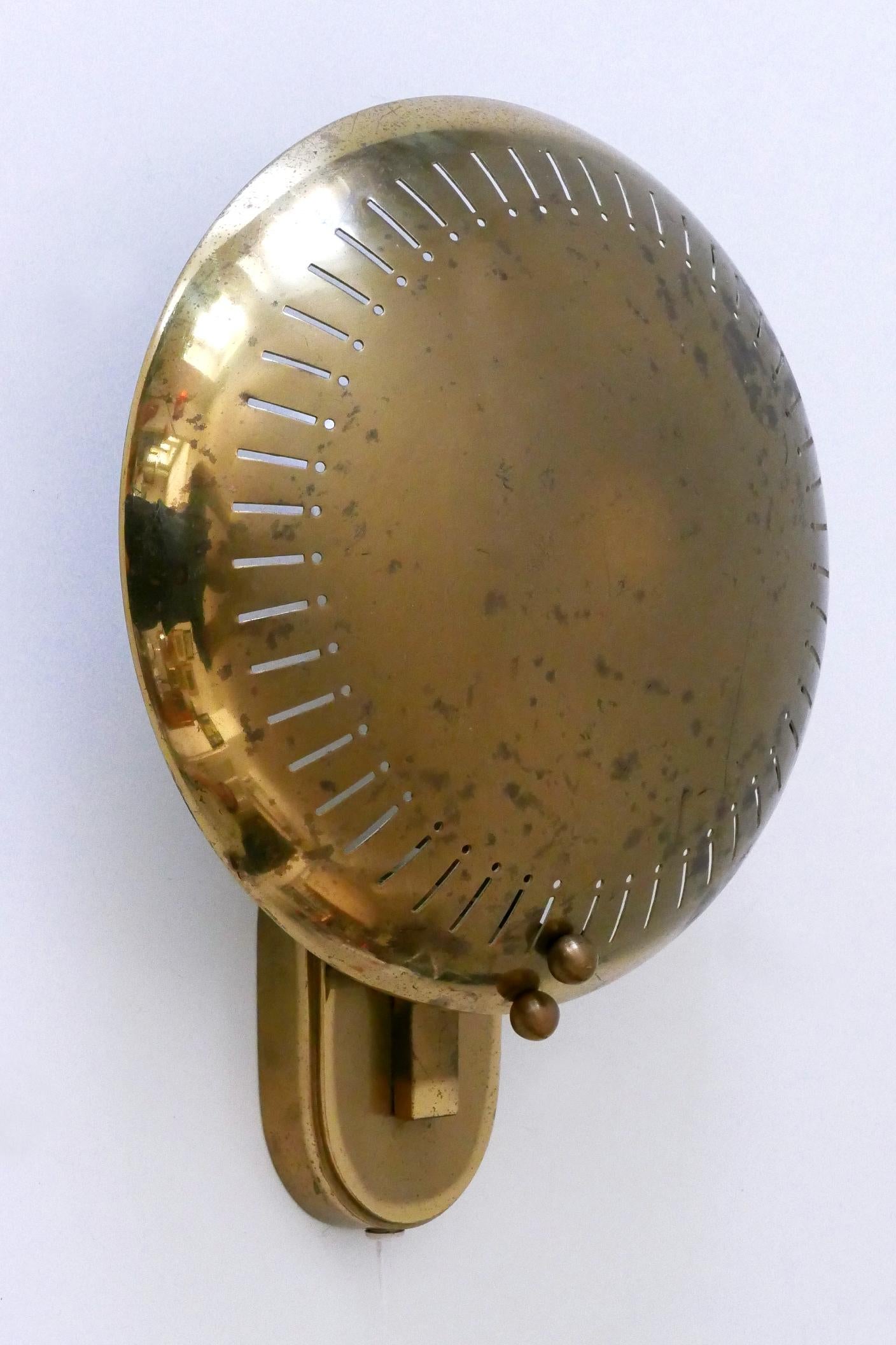 Raro candelabro o aplique de latón moderno de mediados de siglo, por Hillebrand Leuchten Años 50 en Bueno estado para la venta en Munich, DE