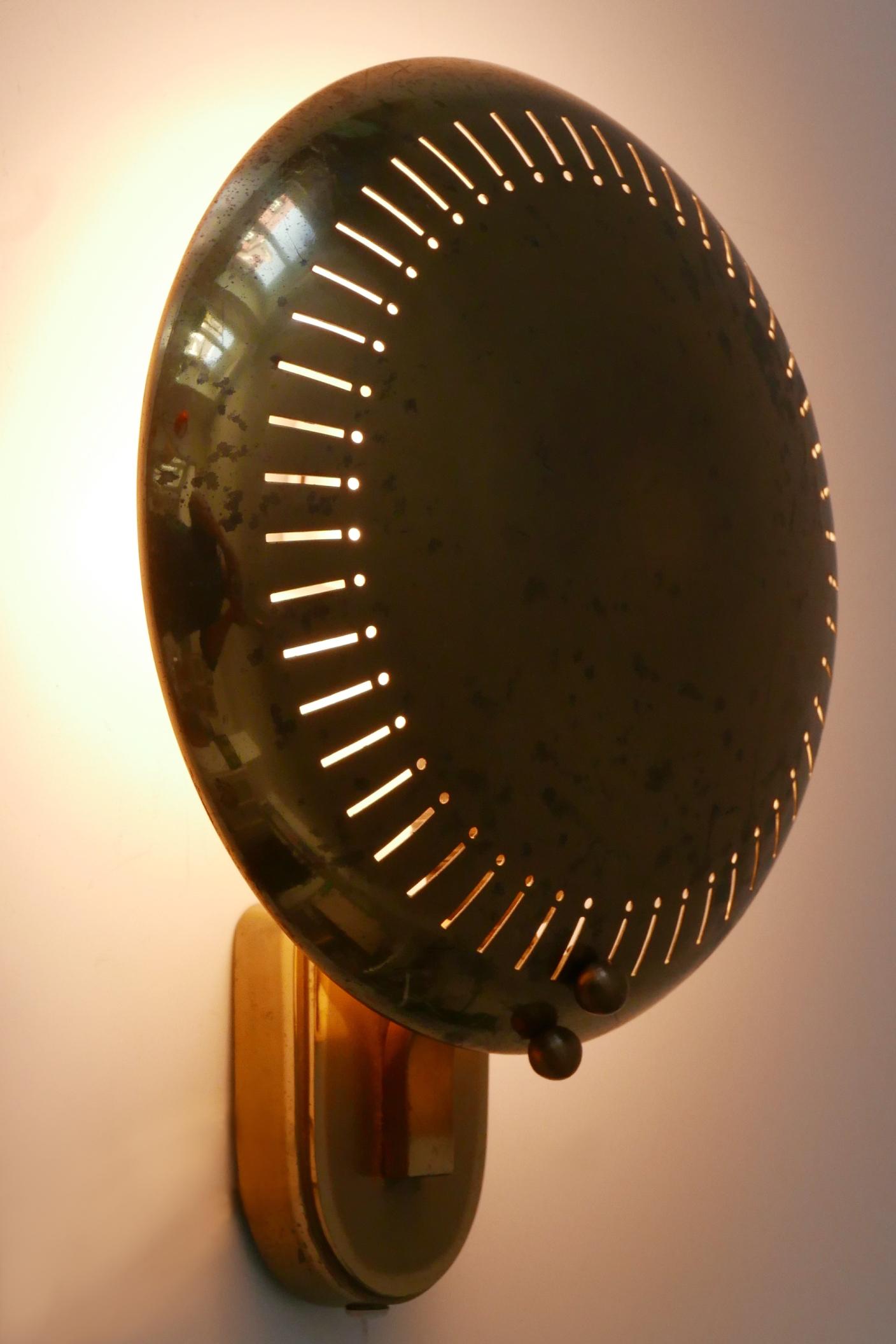 Raro candelabro o aplique de latón moderno de mediados de siglo, por Hillebrand Leuchten Años 50 mediados del siglo XX en venta