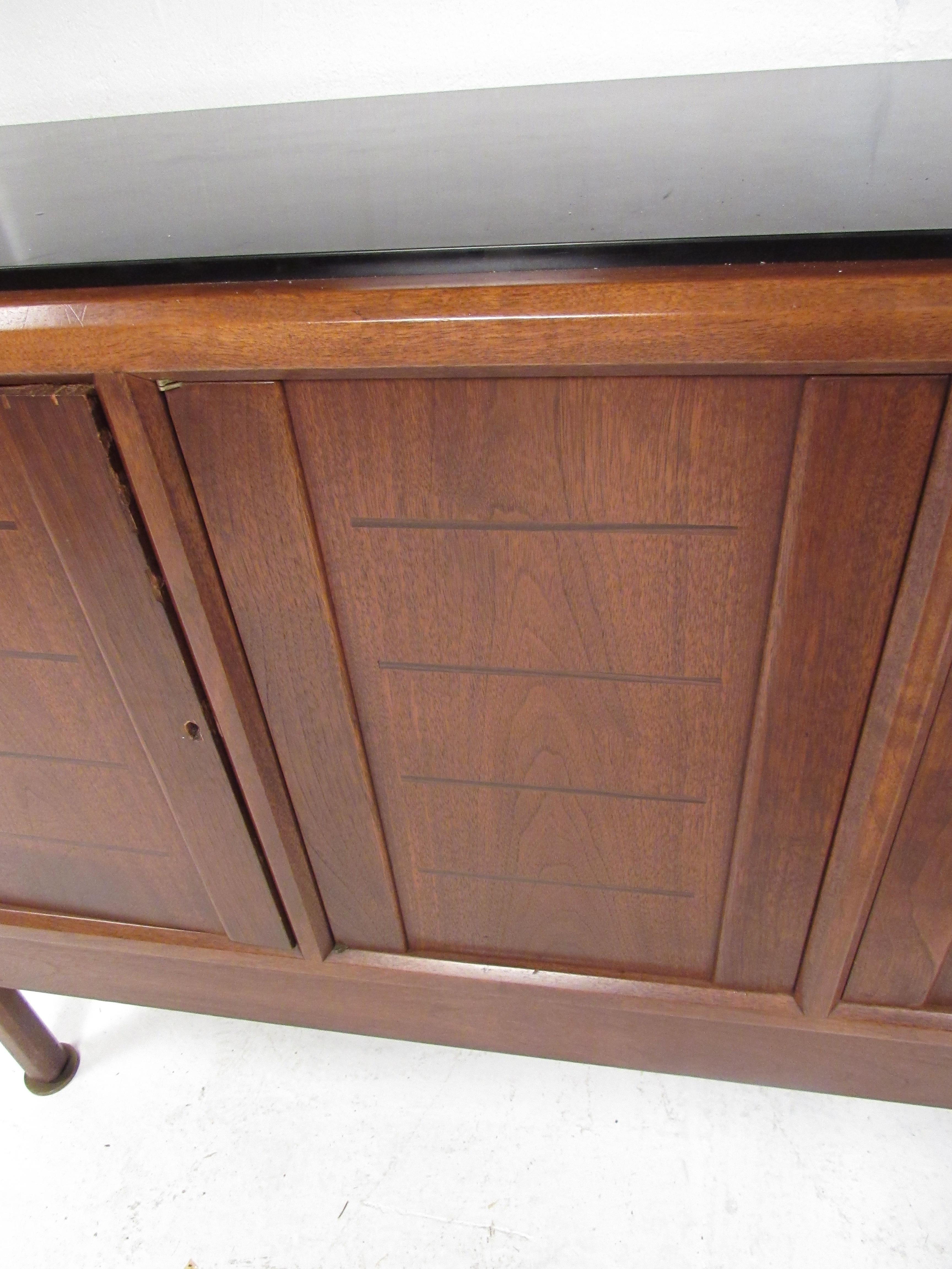 North American Rare Mid-Century Modern Breakfront Cabinet by Edward Wormley for Dunbar