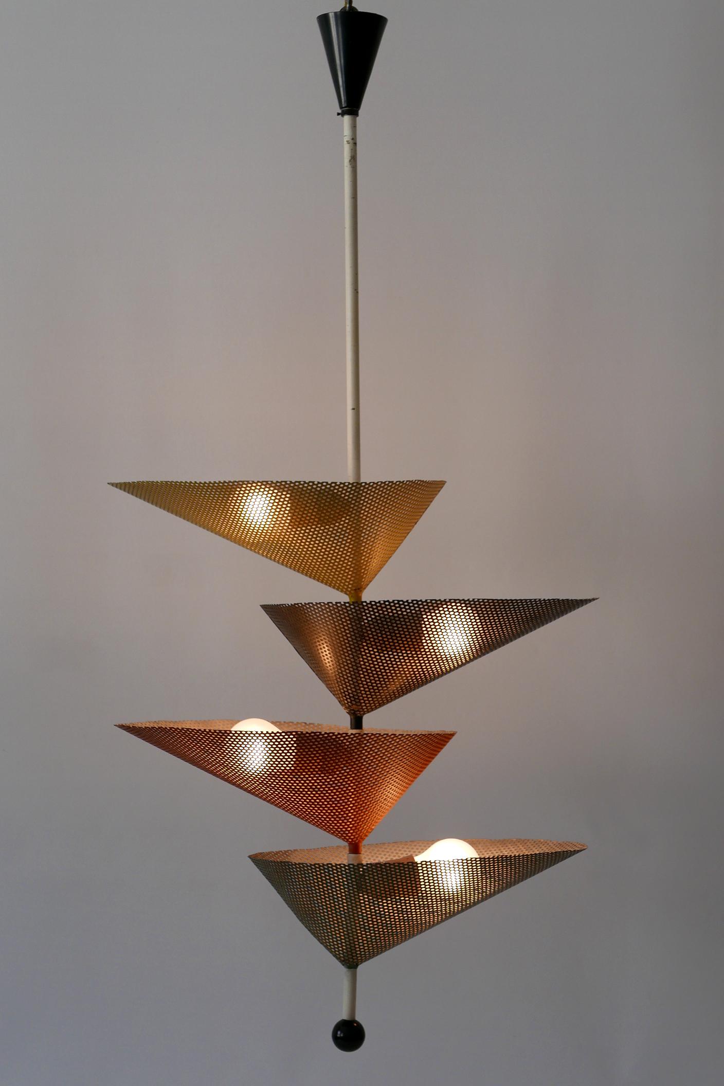 Lampe suspendue ou plafonnier extrêmement rare et très décoratif de la Modern-Decor. Probablement conçu par Mathieu Matégot pour l'Atelier Matégot, France, années 1950.

Deux lampes identiques ont été proposées par Phillips Auctions comme ayant été