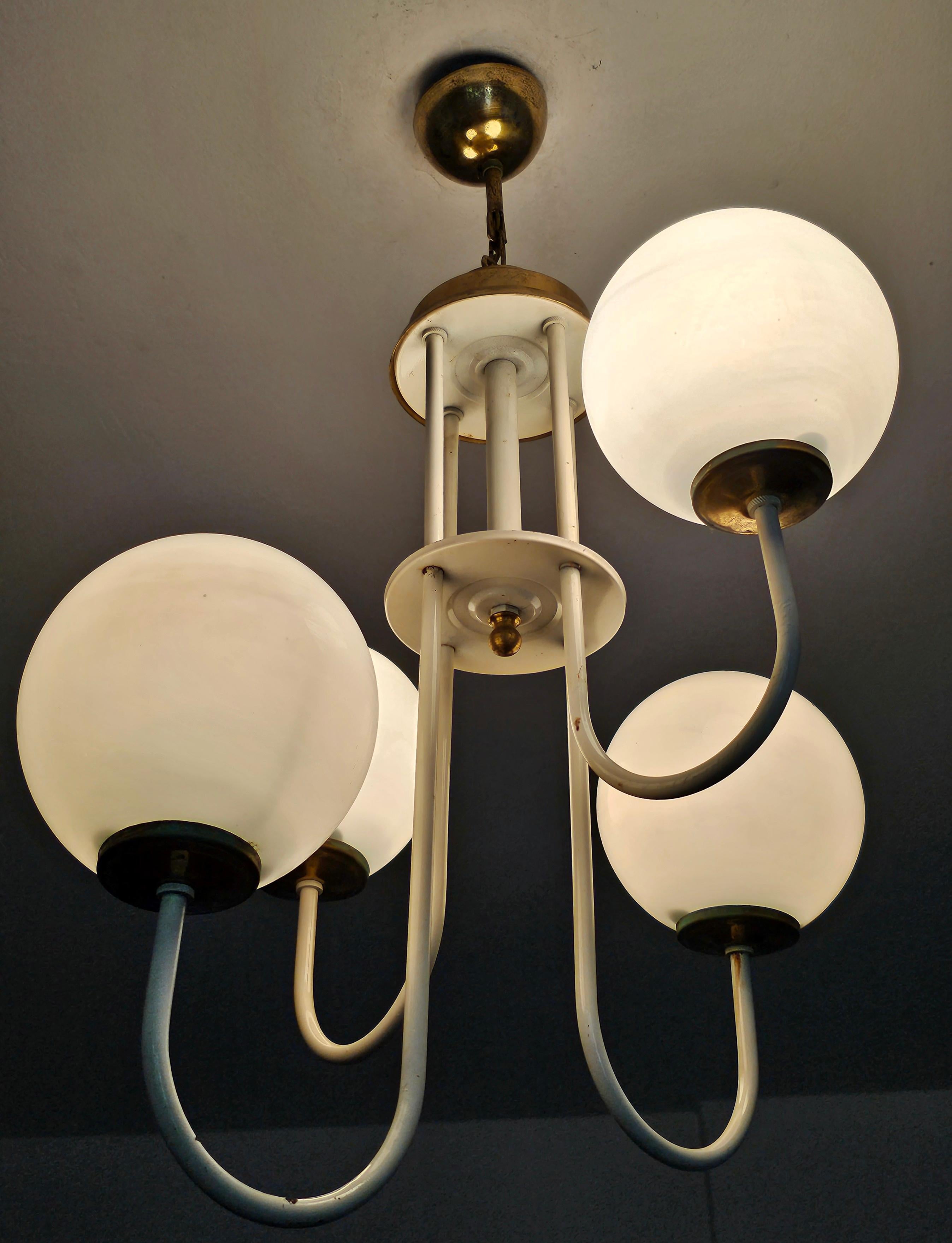 Rare Mid Century Modern Chandelier with Opaline Glass Balls, Italy 1960s For Sale 4