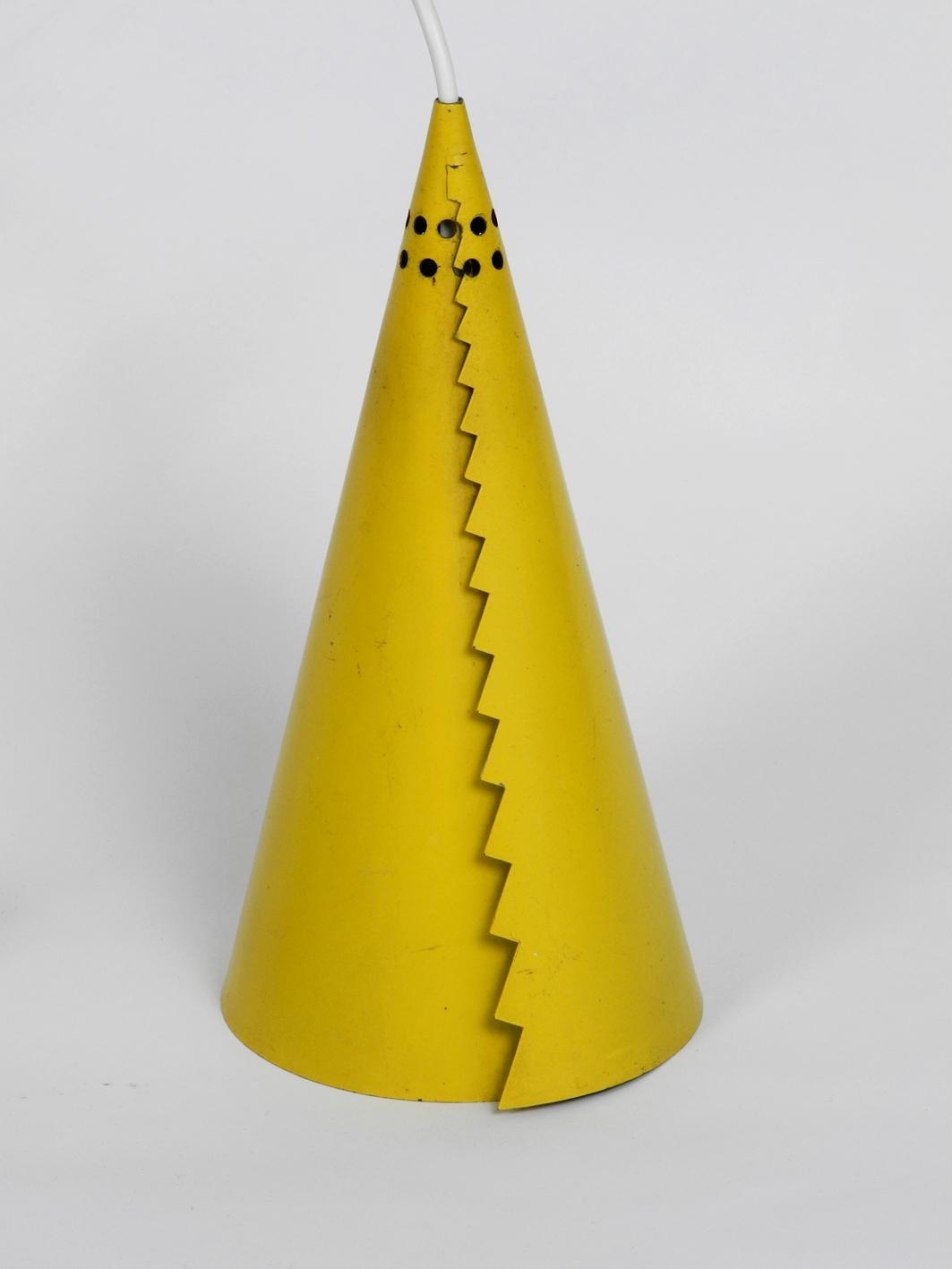 Rare Mid-Century Modern Cone Shaped Pendant Lamp Made of Sheet Steel in Yellow For Sale 3
