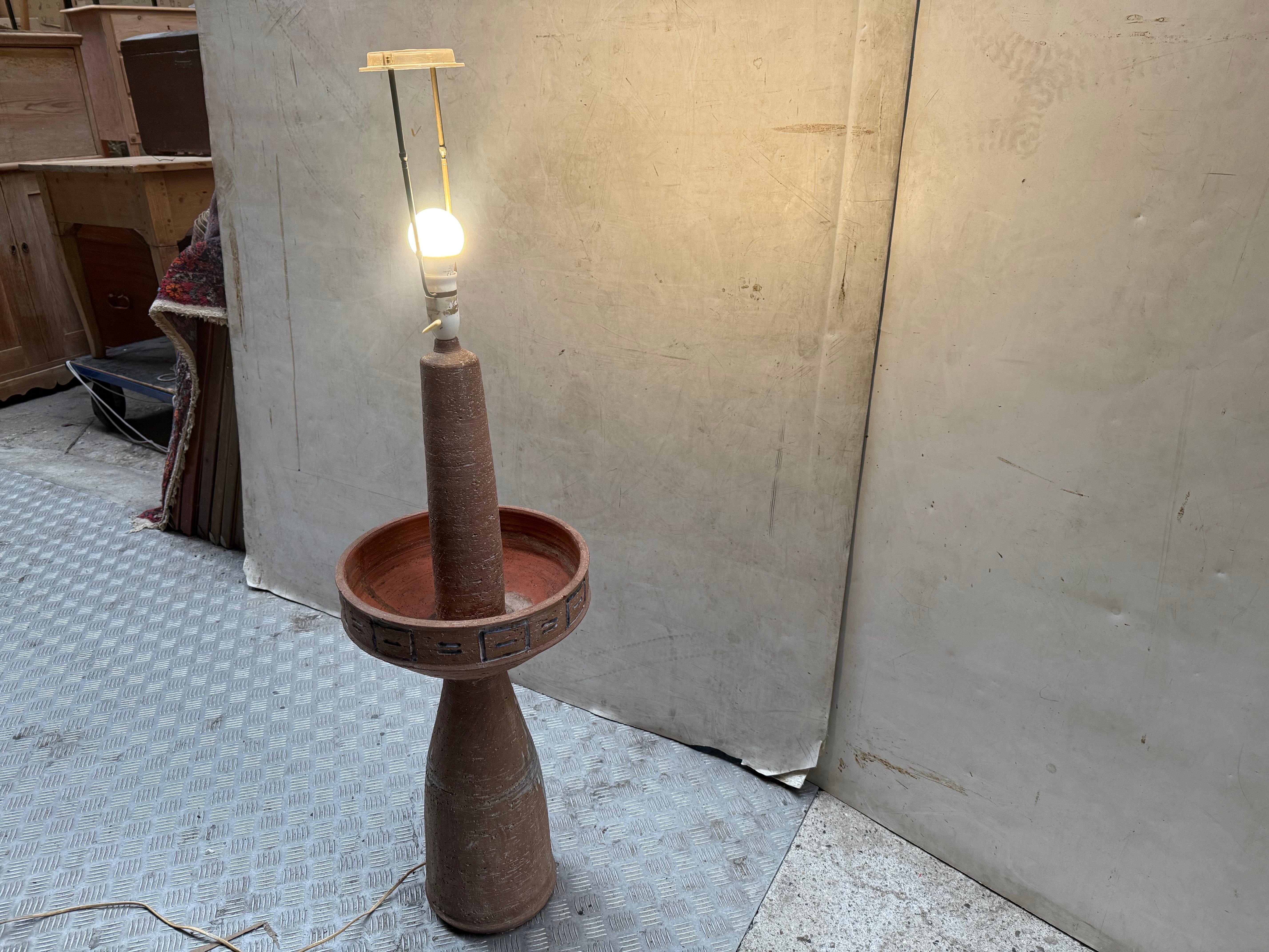 Rara lámpara de pie de cerámica danesa moderna de mediados de siglo, años 60 en venta 5