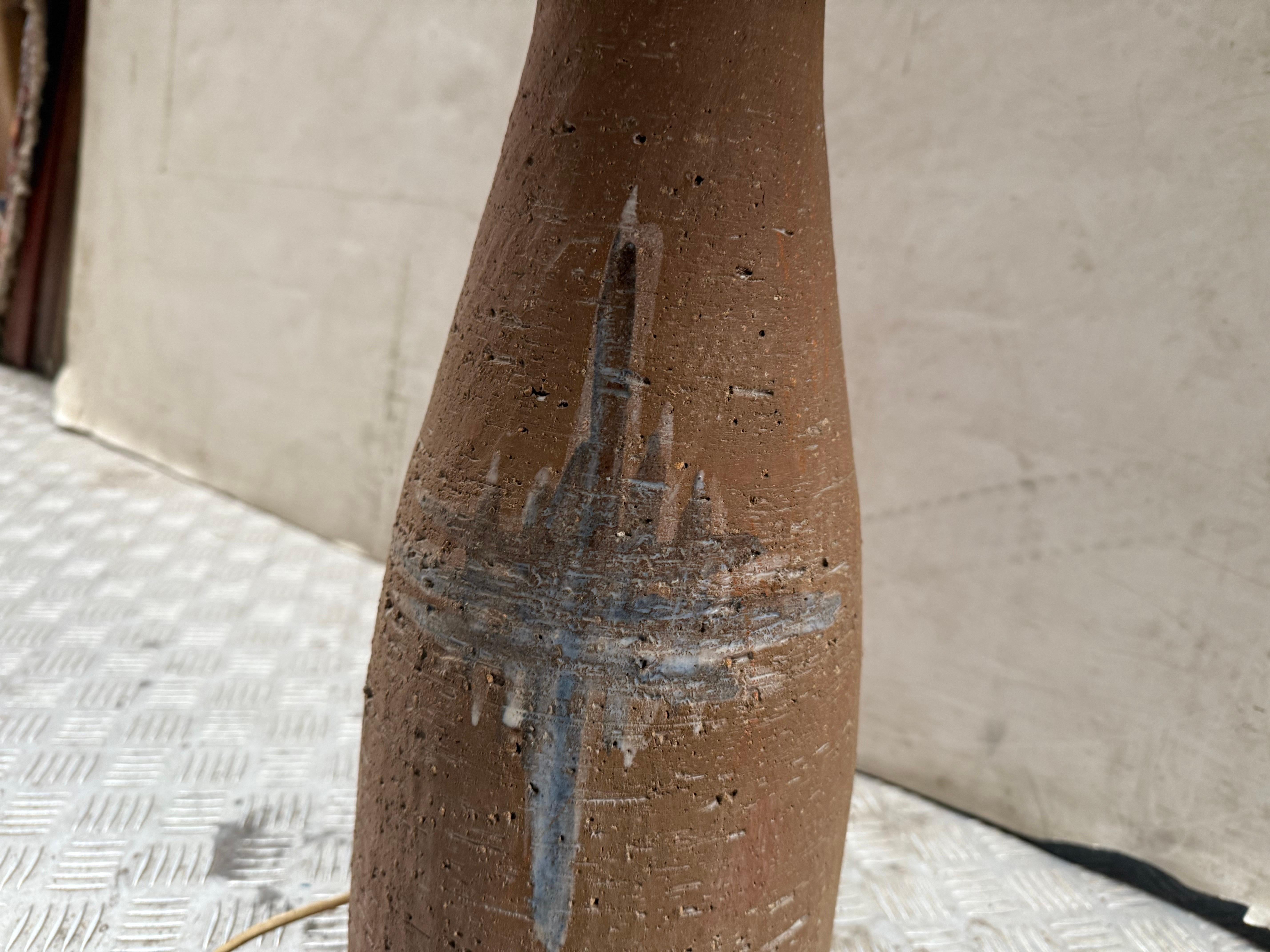 Rara lámpara de pie de cerámica danesa moderna de mediados de siglo, años 60 en venta 11