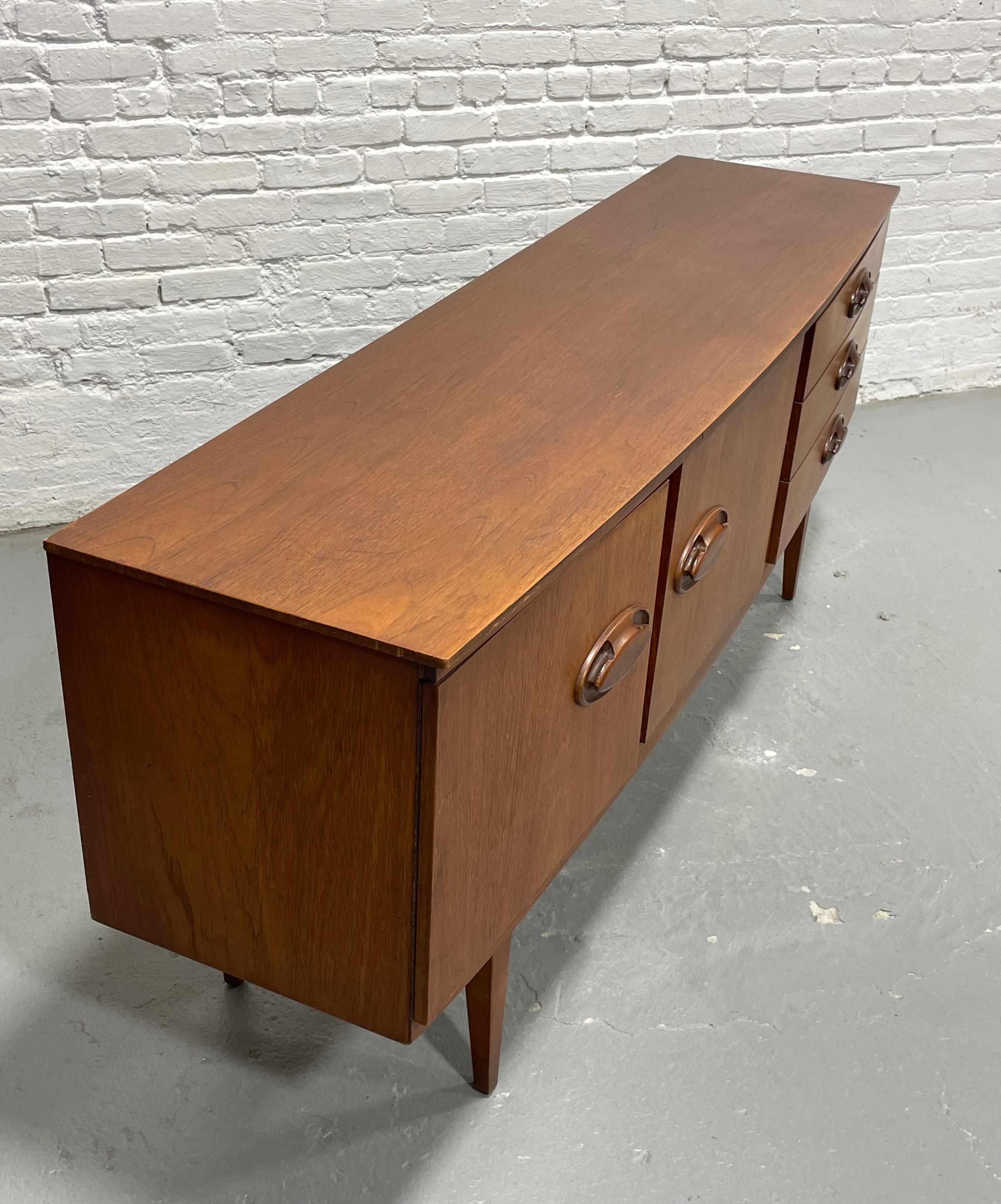 RARE CREDENZA / Media Stand en teck danois moderne du milieu du siècle dernier, c.C. années 1960 en vente 8