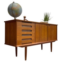 RARE Mid Century Modern Danish Teak CREDENZA / Media Stand, ca. 1960er Jahre