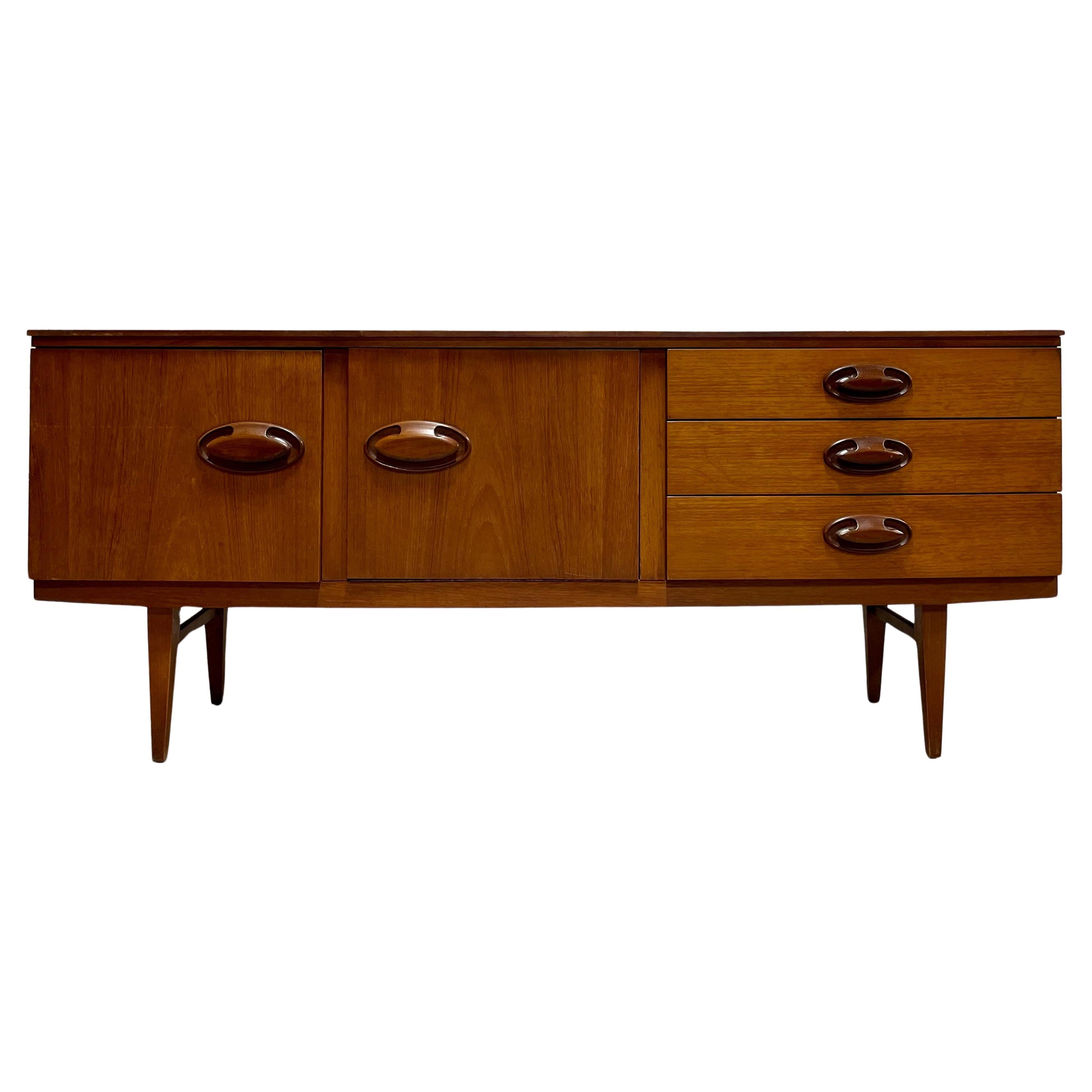 RARE CREDENZA / Media Stand en teck danois moderne du milieu du siècle dernier, c.C. années 1960 en vente