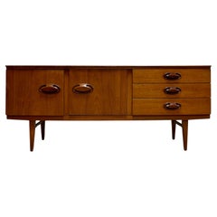 RARE Mid Century Modern Danish Teak CREDENZA / Media Stand, ca. 1960er Jahre