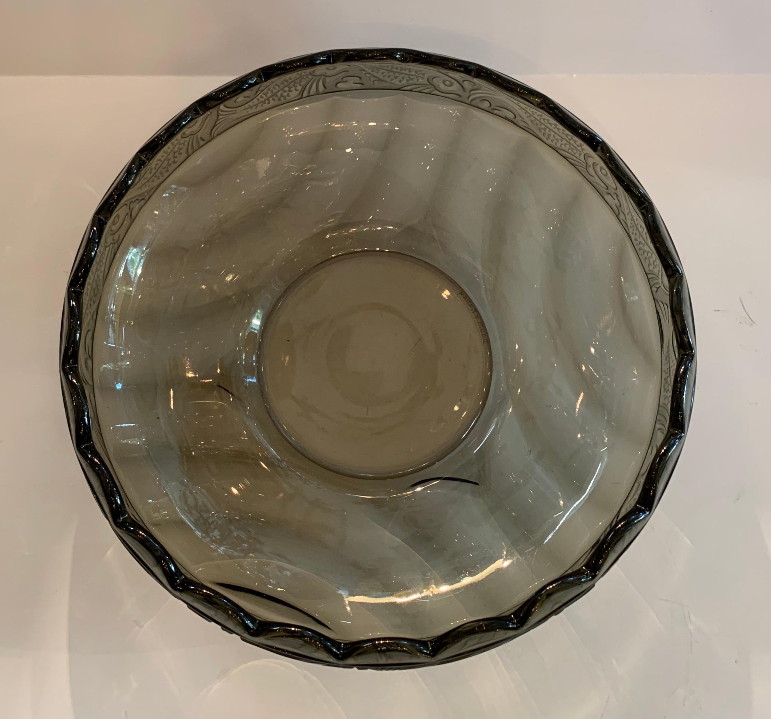 Français Rare centre de table en verre gris fumé Art Déco de Daum Nancy France, mi-siècle moderne en vente