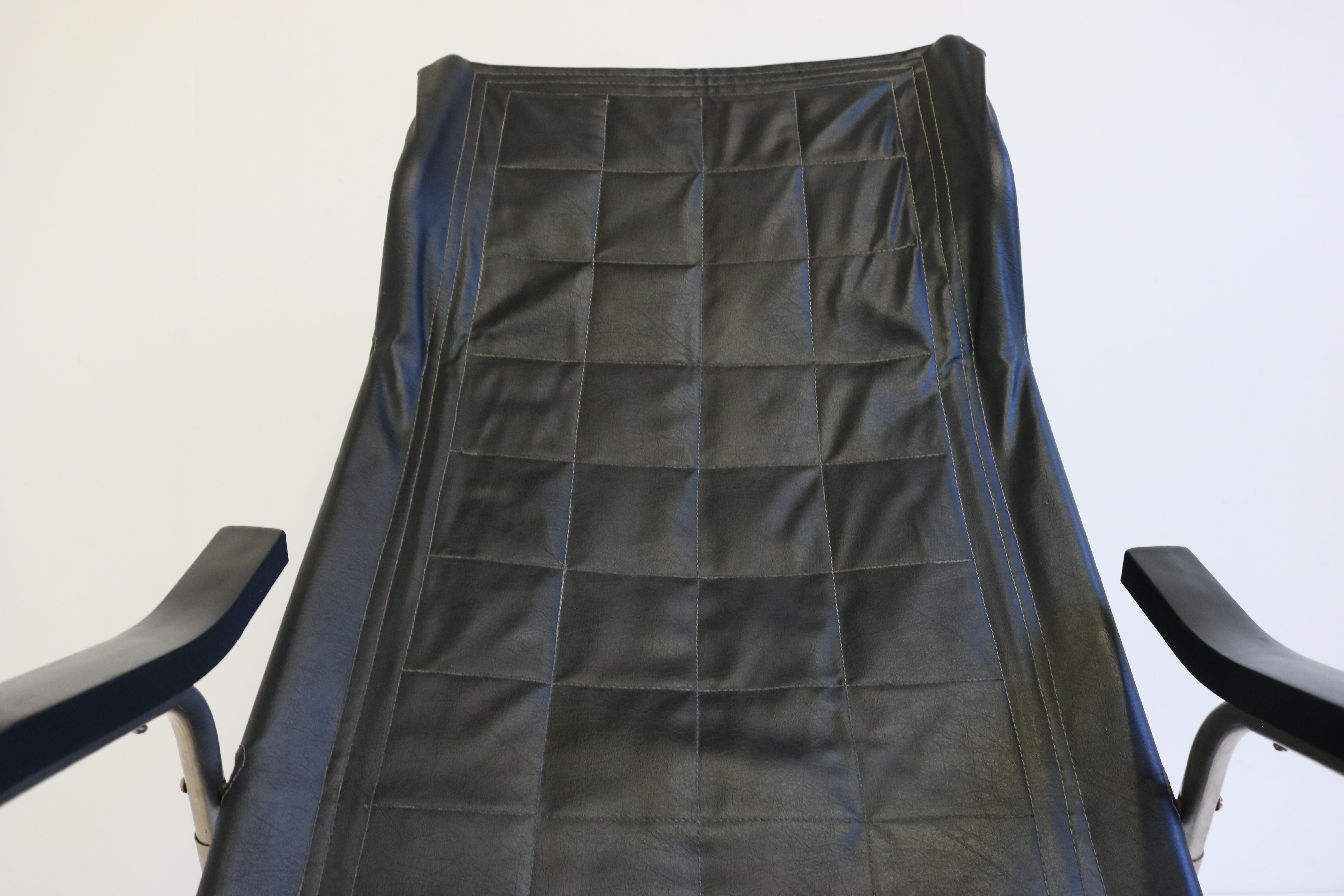 Milieu du XXe siècle Rare fauteuil à bascule de The Modernity Design/One 1960 Takeshi Nii Cuir noir en vente