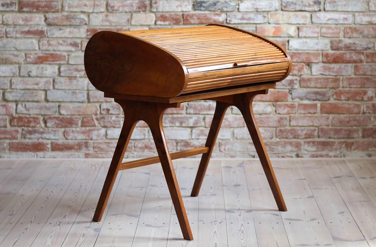 Mid-Century Desk with Roll-Top, Walnut Veneer, 1950s, Fully Restored For Sale 3