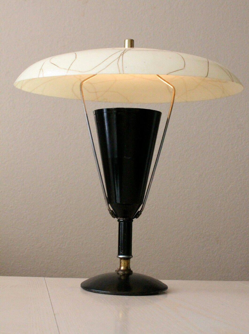 Rare Mid Century Modern FIBERGLASS REFLECTOR DESK LAMP! BILL LAM STUDIO 1950s In Good Condition For Sale In Peoria, AZ