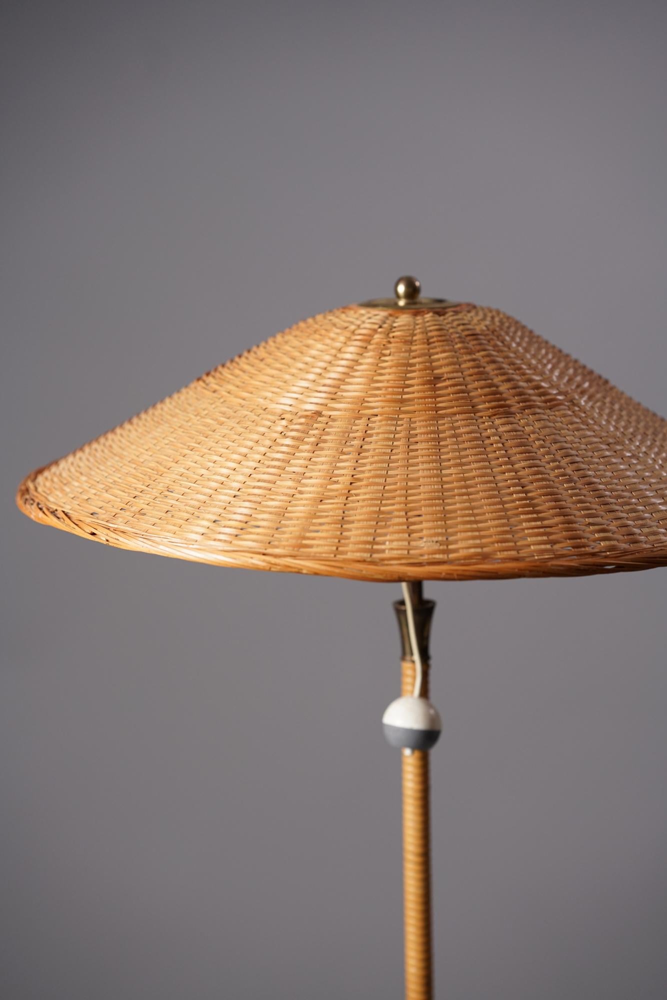 Itsu Mid-Century Modern Rattan Floor Lamp, 1950s 1