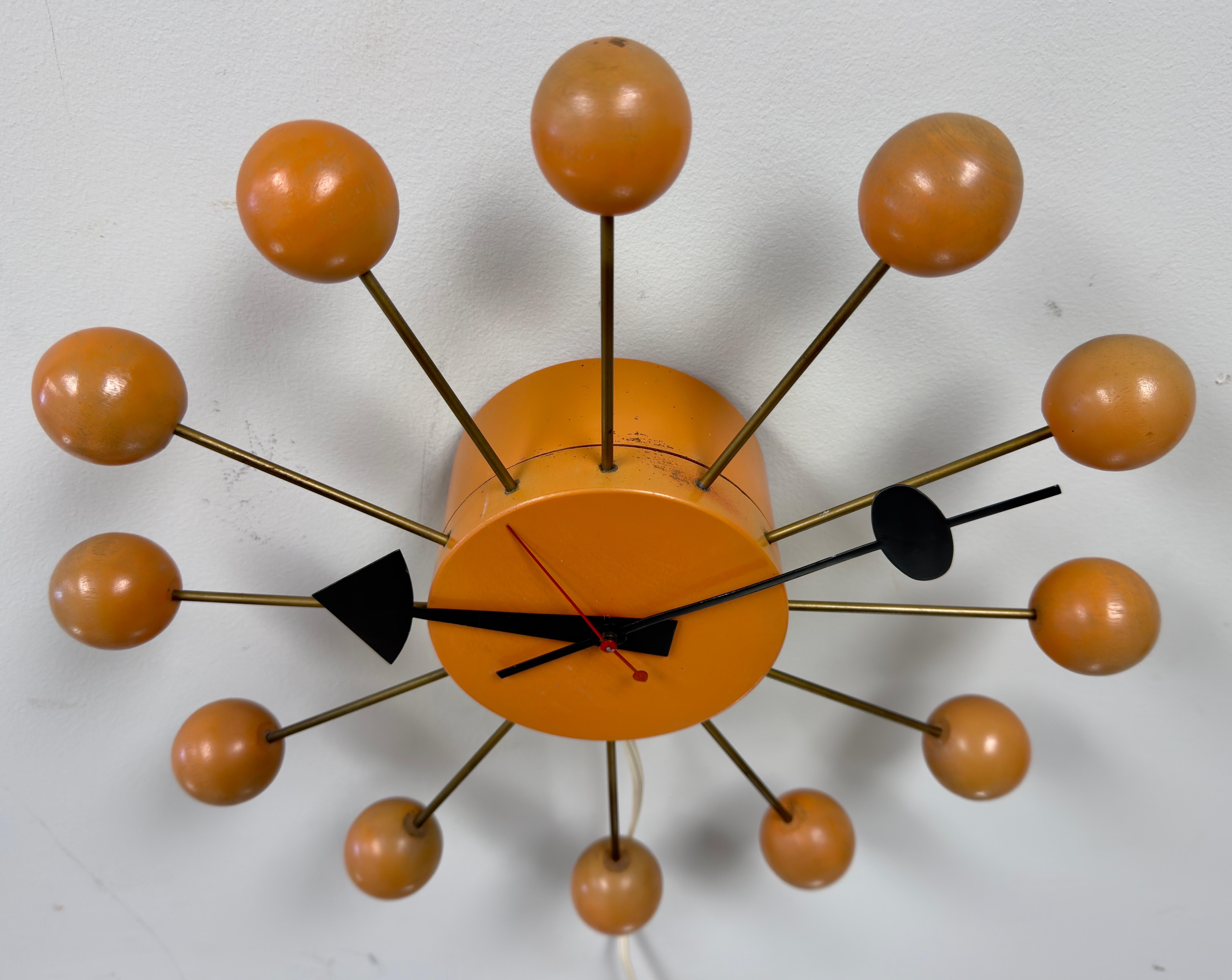 Rare Mid Century Modern George Nelson Orange Ball Clock Model 4755 In Good Condition For Sale In Plainview, NY